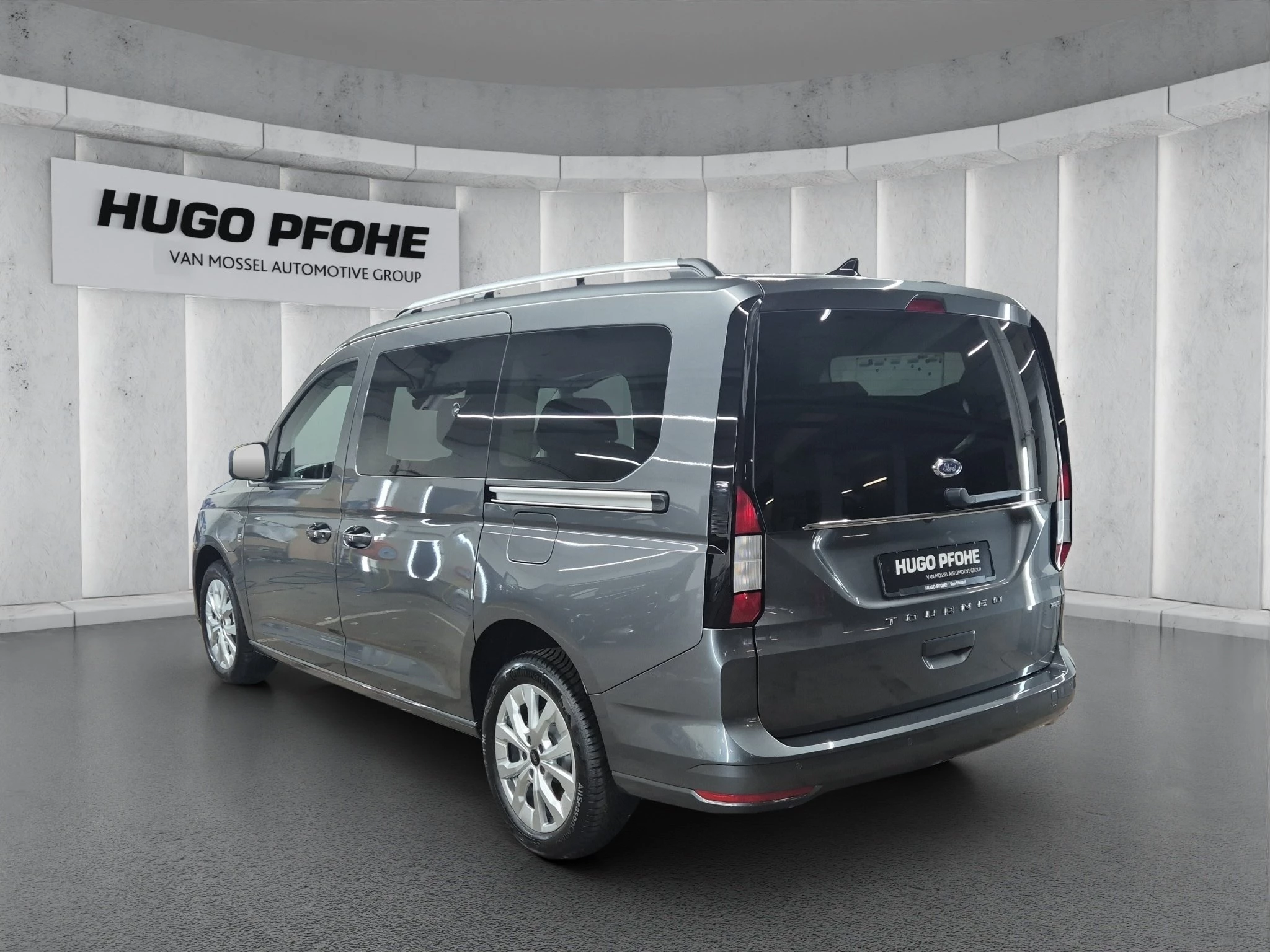 Ford Tourneo Connect Titanium Grand 1.5 l EcoBoost PHEV. 6-Gang-Automatikgetriebe. Frontantrieb