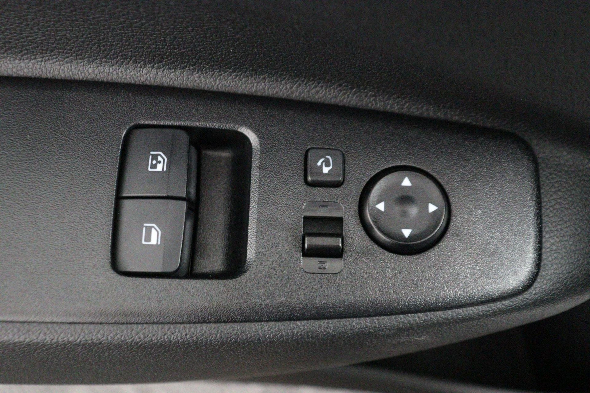 Hyundai-i10-image-20