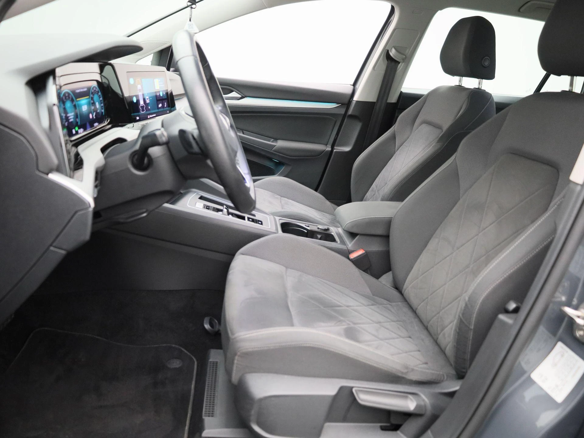 Volkswagen-Golf-image-10