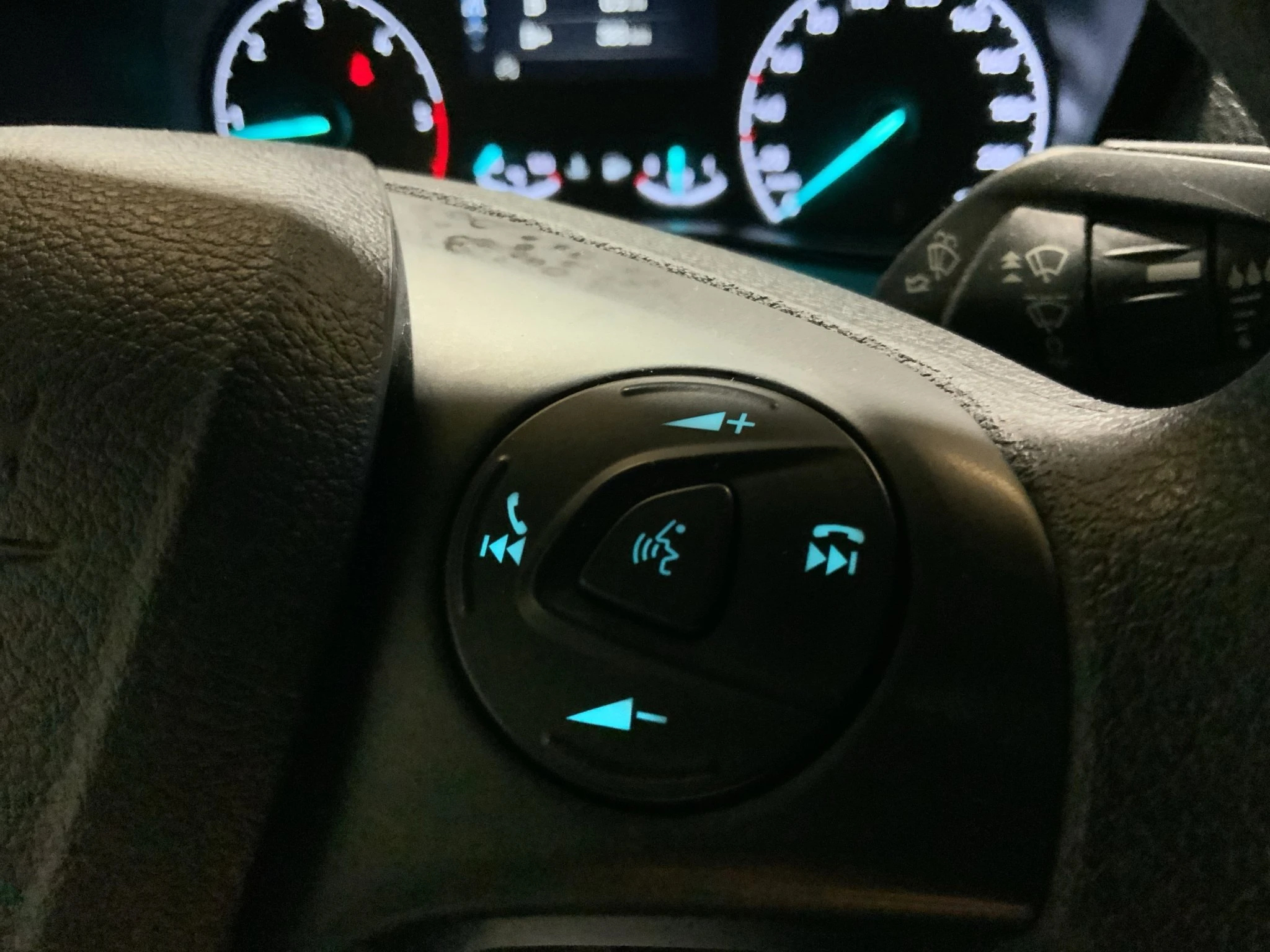 Ford-Transit Connect-image-16