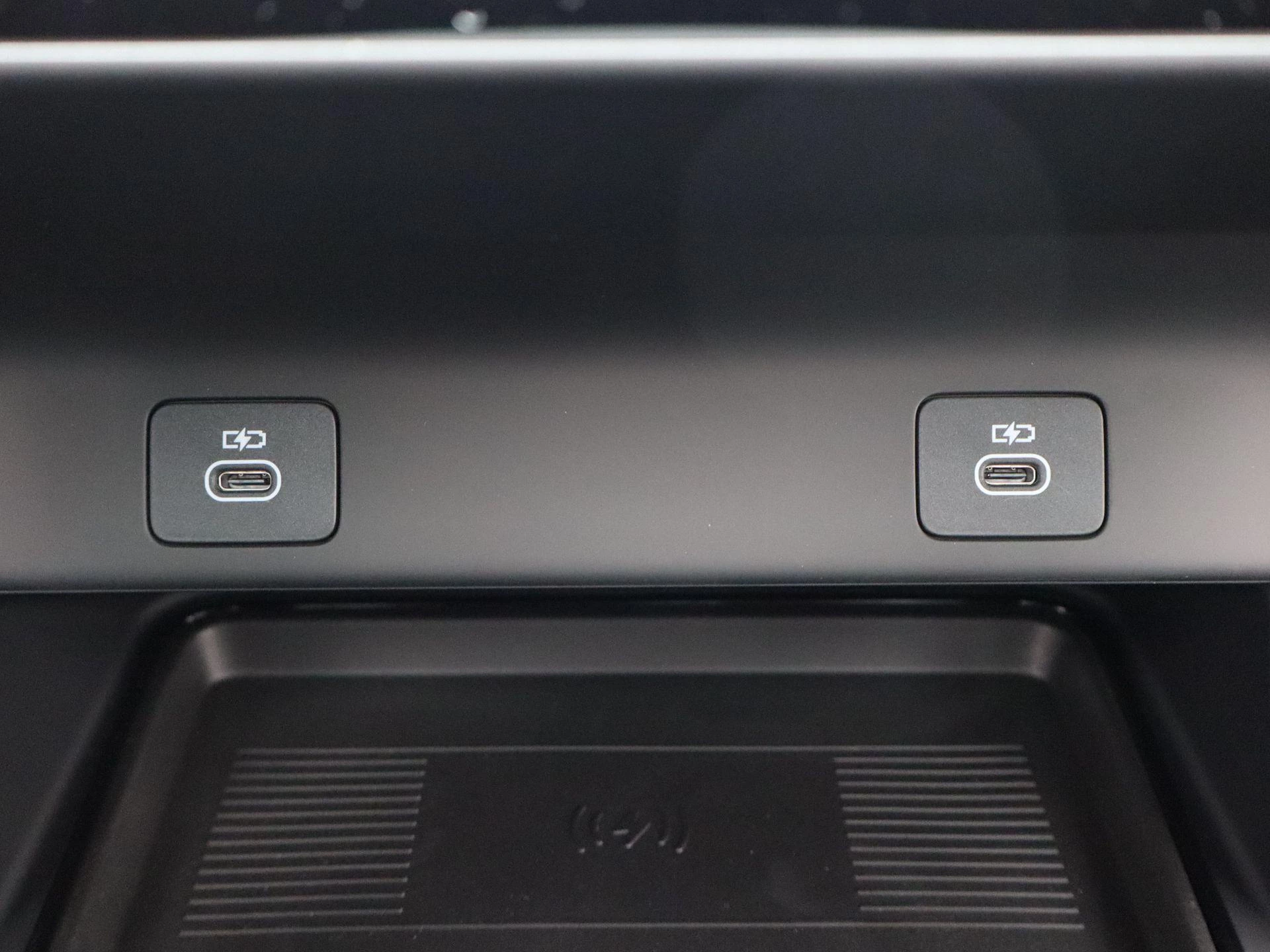 Land Rover-Discovery Sport-image-18