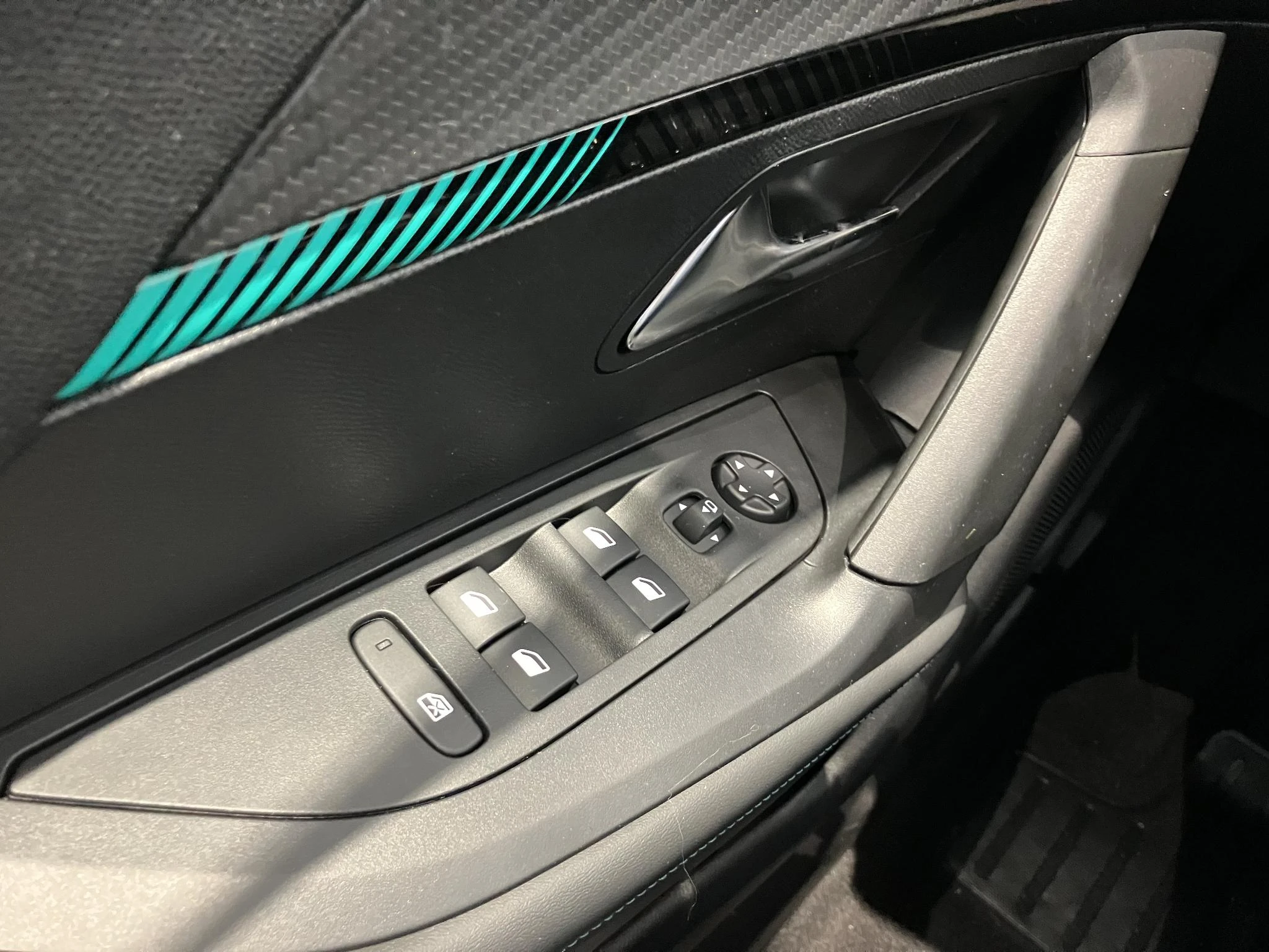 Peugeot-2008-image-17