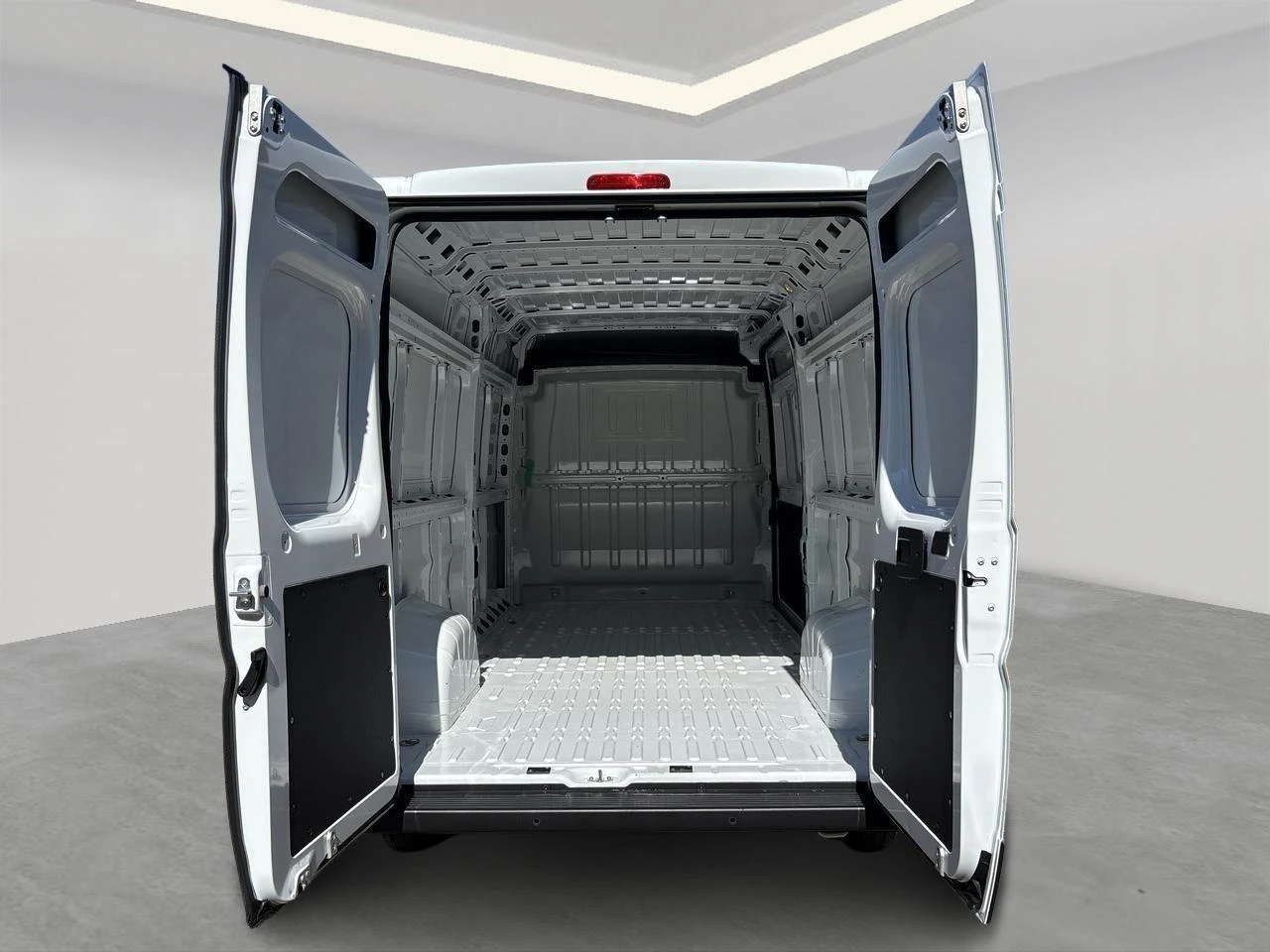 Peugeot Boxer 2.2 BlueHDi S&S 140 335 L3H2 Auto
