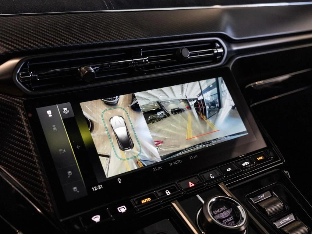 Aston Martin-V8 Vantage-image-19