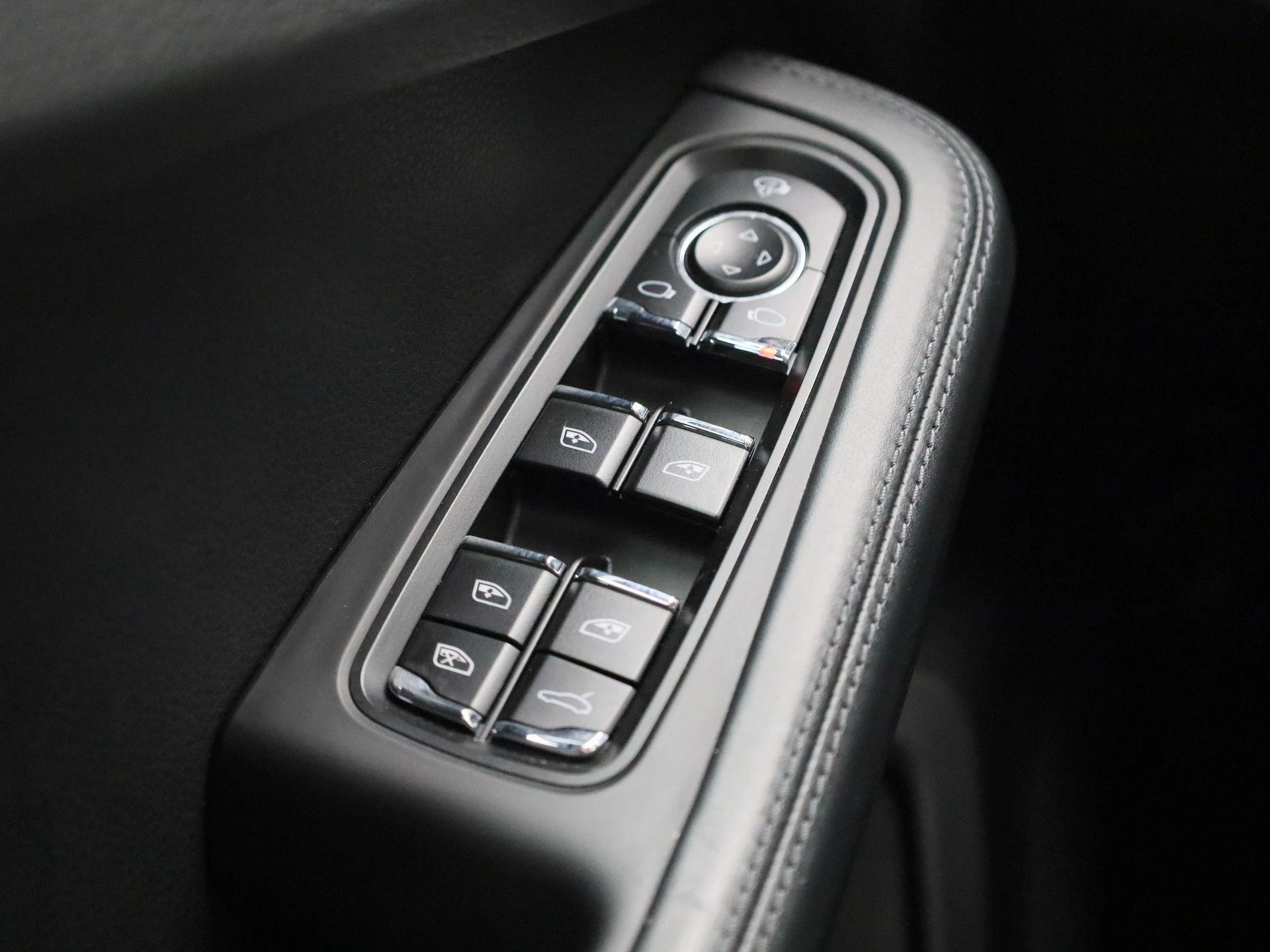 Porsche-Macan-image-34