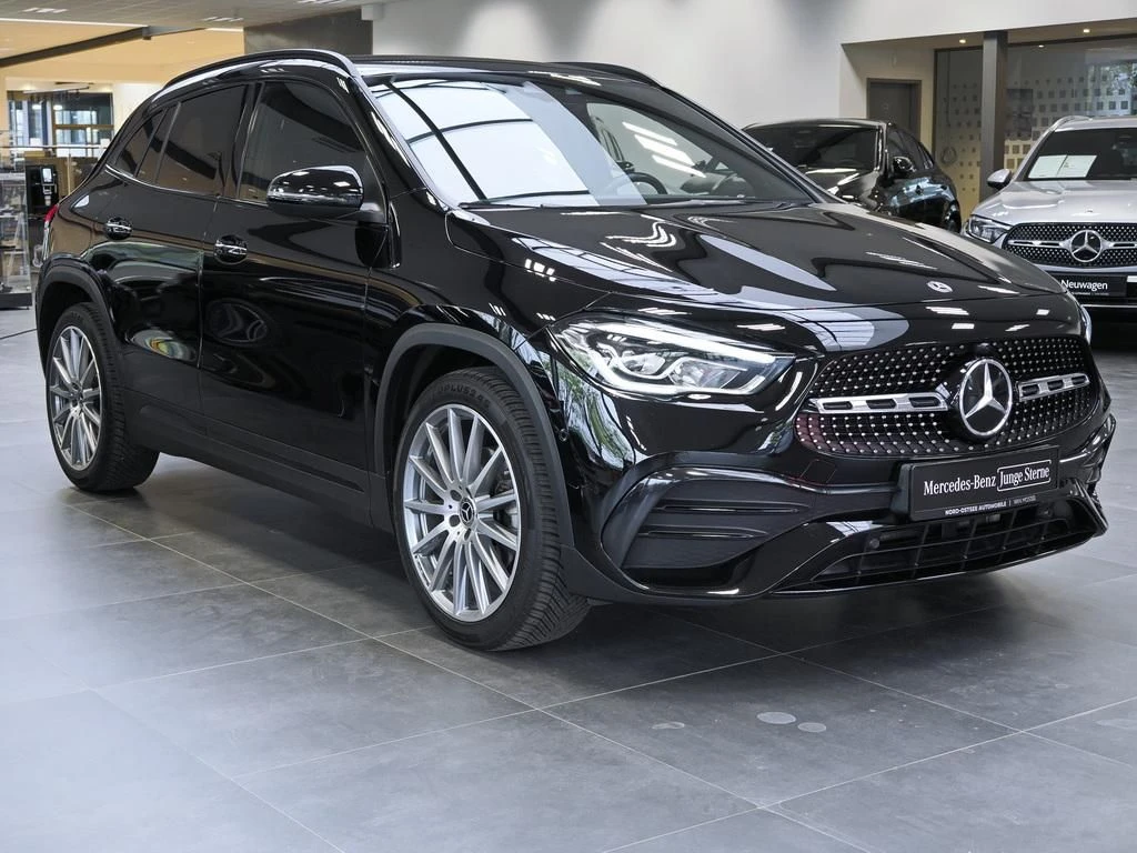 Mercedes-Benz-GLA 200-image-4