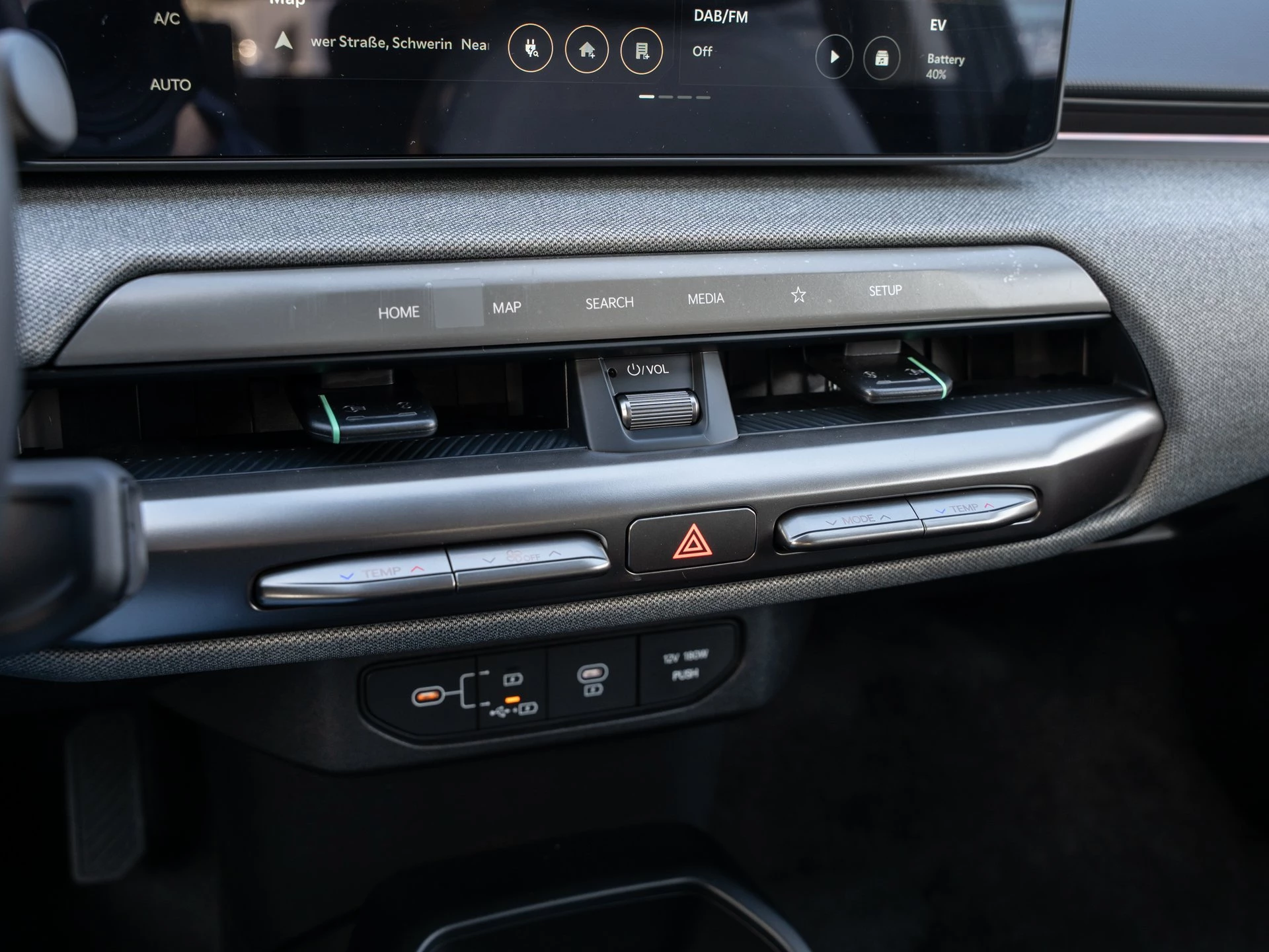 Kia EV4 Hatchback Earth 81.0 kWh ACC NAVI LED SHZ LEDER 360GRAD *SALE*