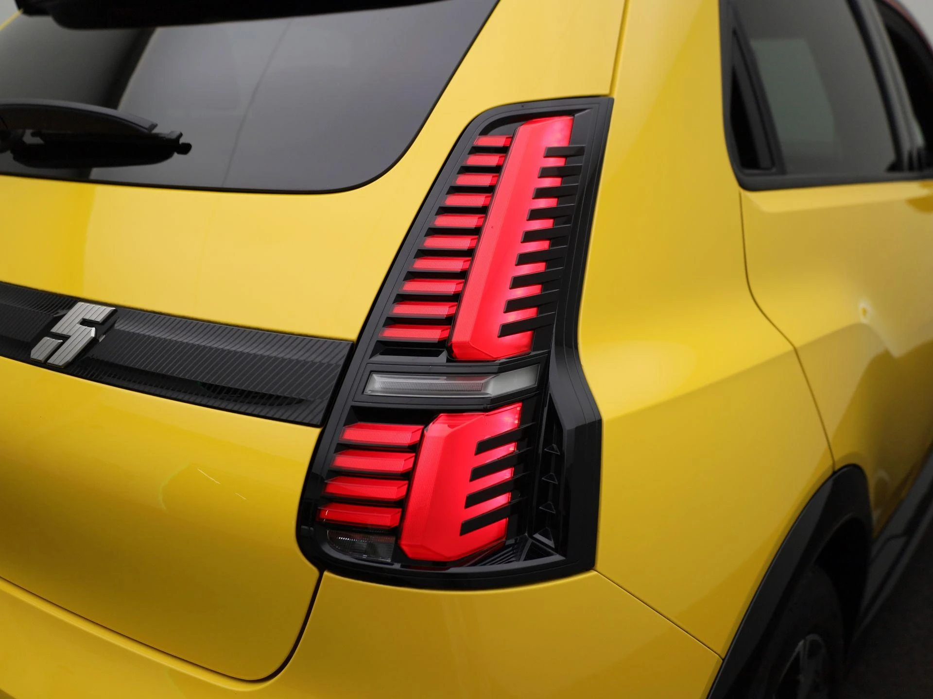 Renault-5-image-42