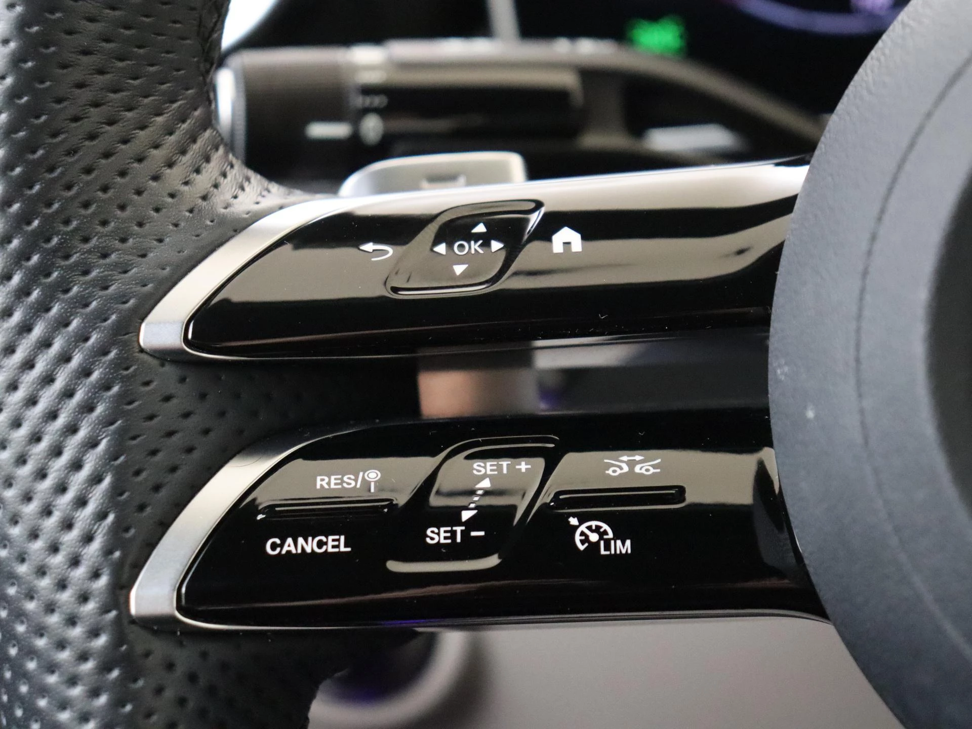 Mercedes-Benz-CLE-image-12