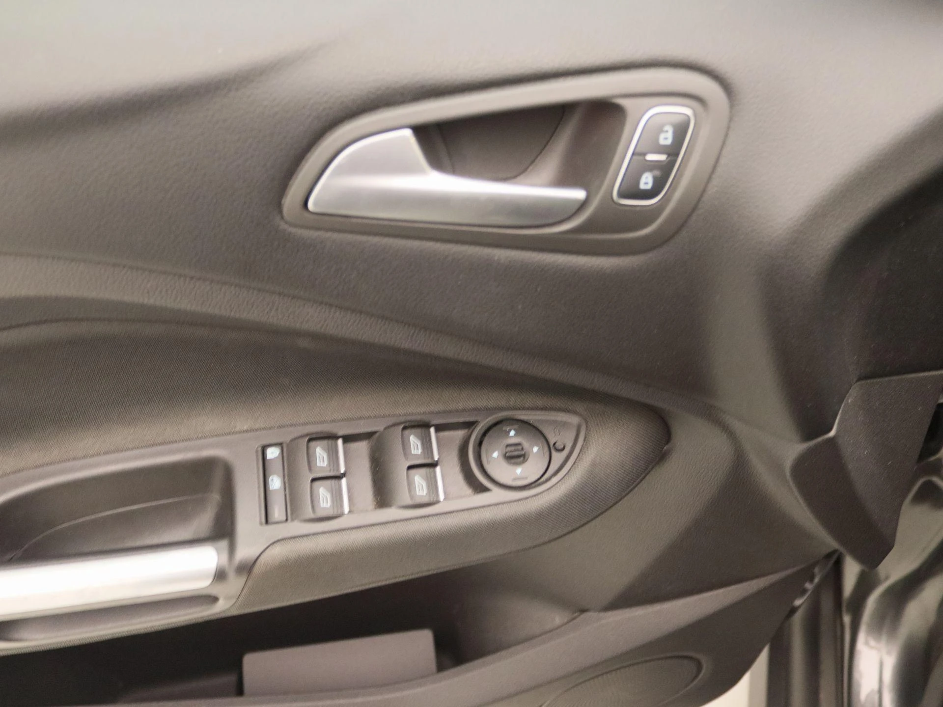 Ford-C-MAX-image-20