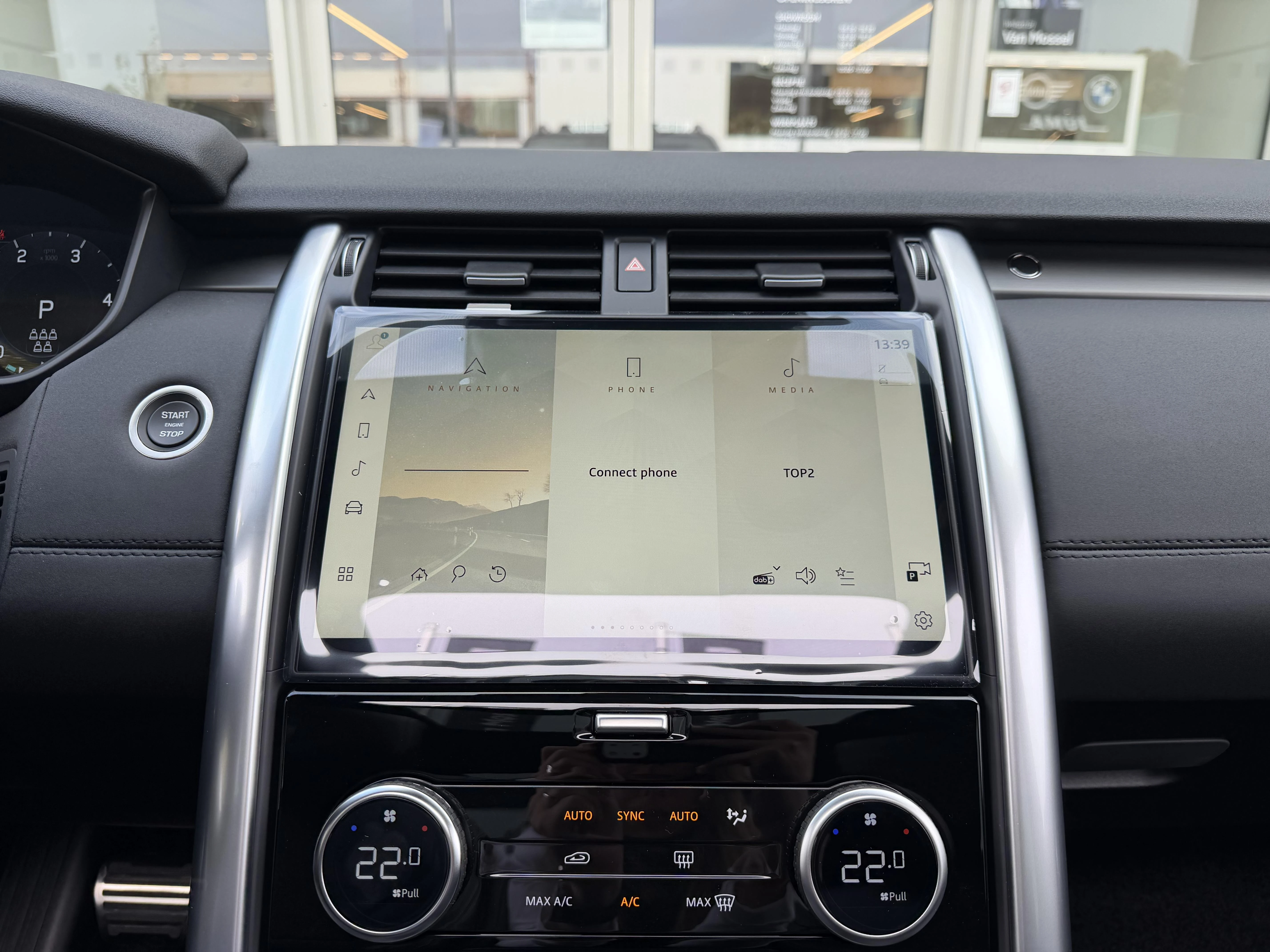 Land Rover-Discovery-image-20
