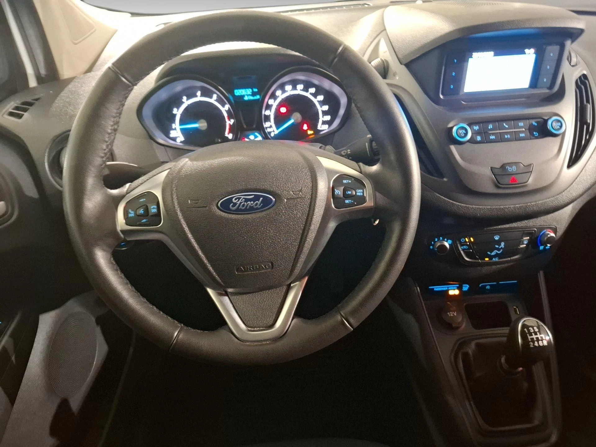 Ford-Transit-image-3