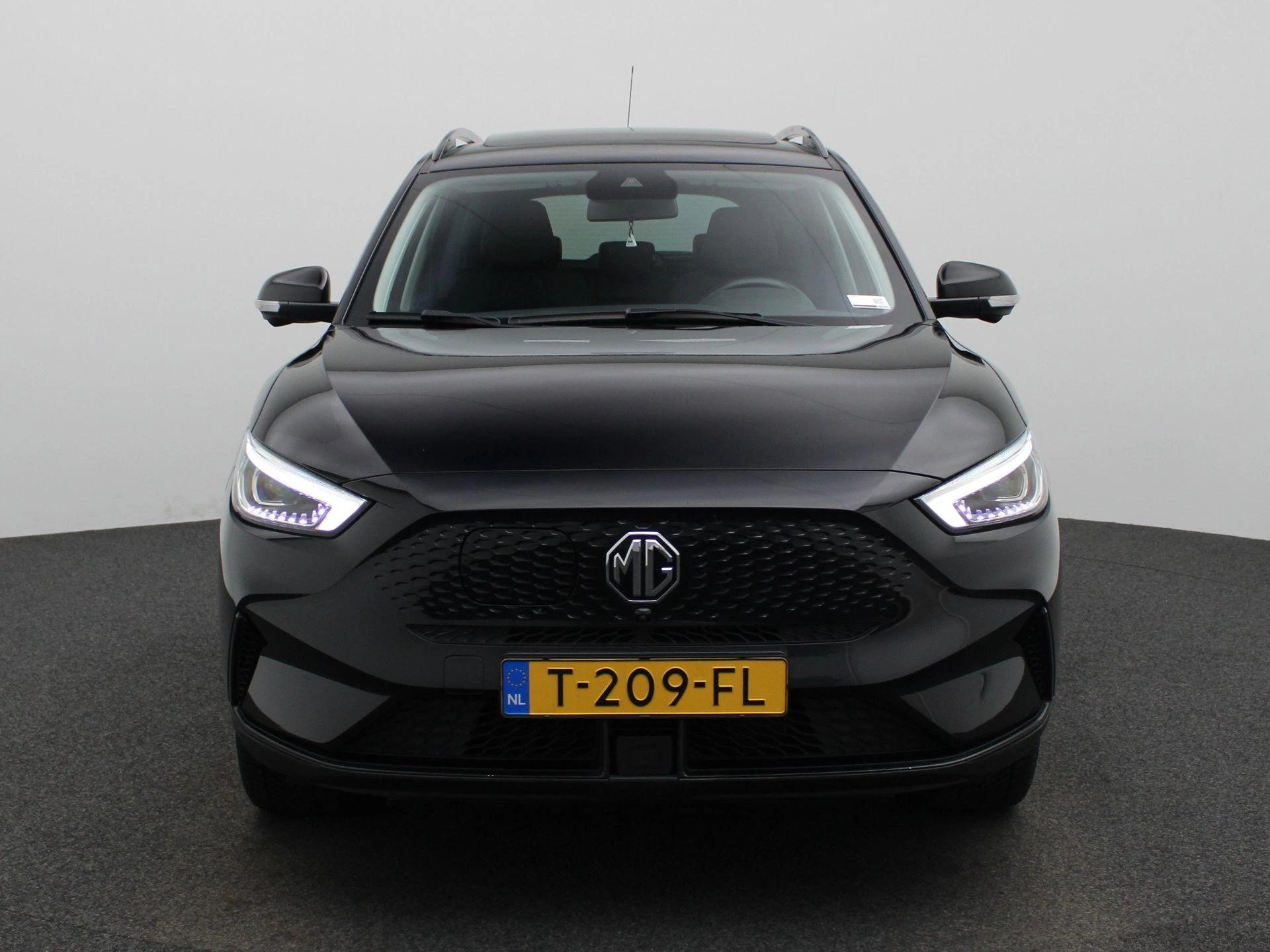 MG-ZS EV-image-2