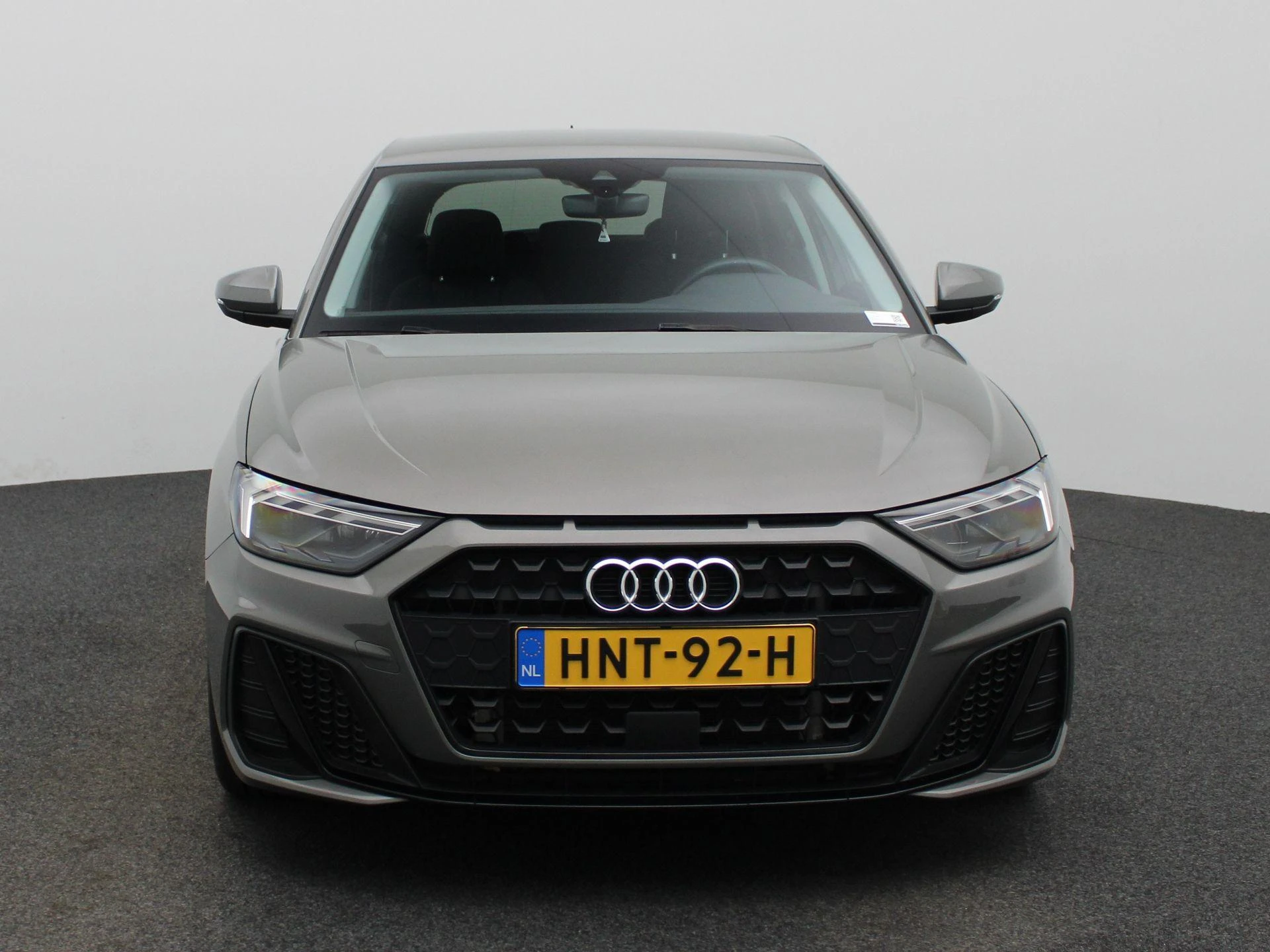 Audi-A1 Sportback-image-1