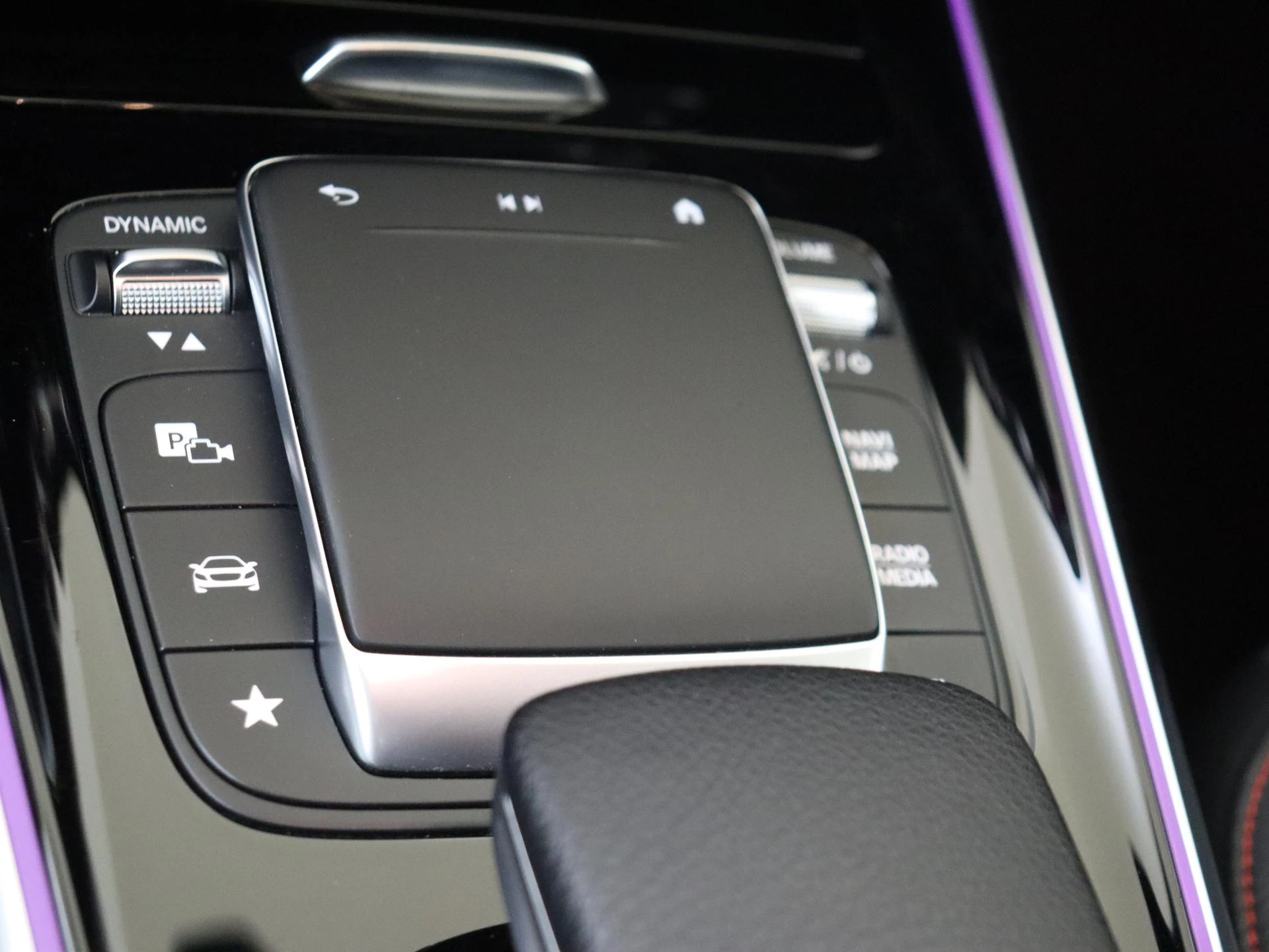 Mercedes-Benz-B-Klasse-image-20