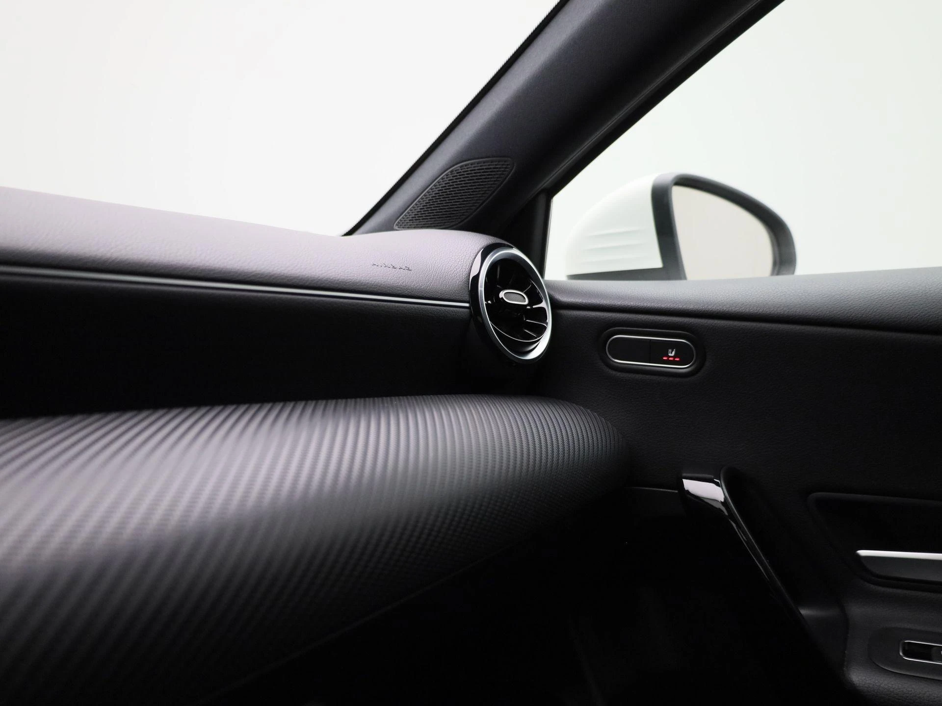 Mercedes-Benz-A-Klasse-image-25