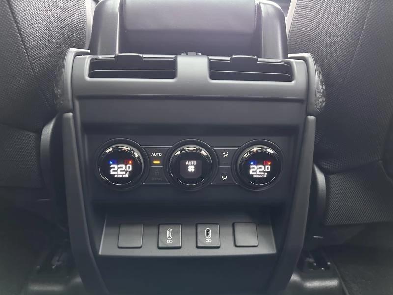 Land Rover-Defender-image-12