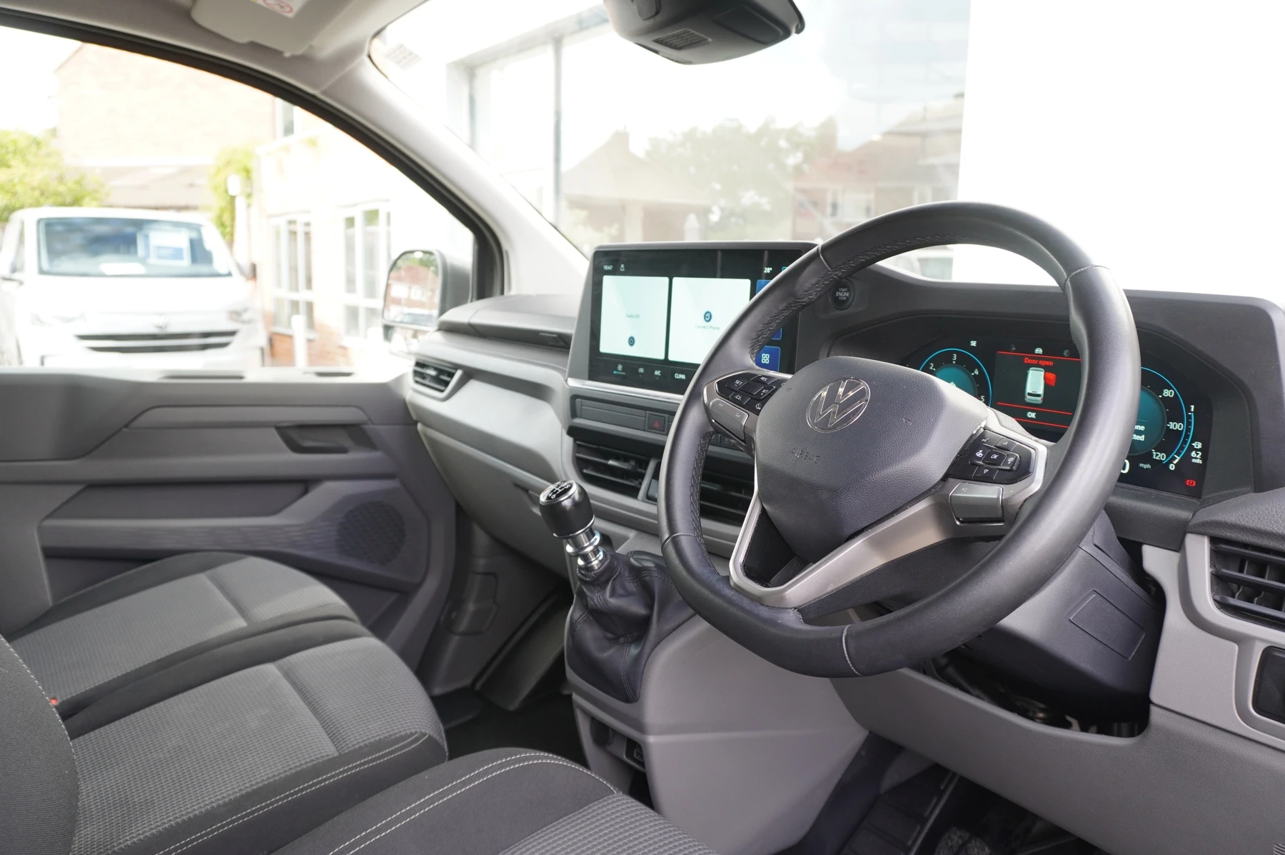 Volkswagen-Transporter-image-5
