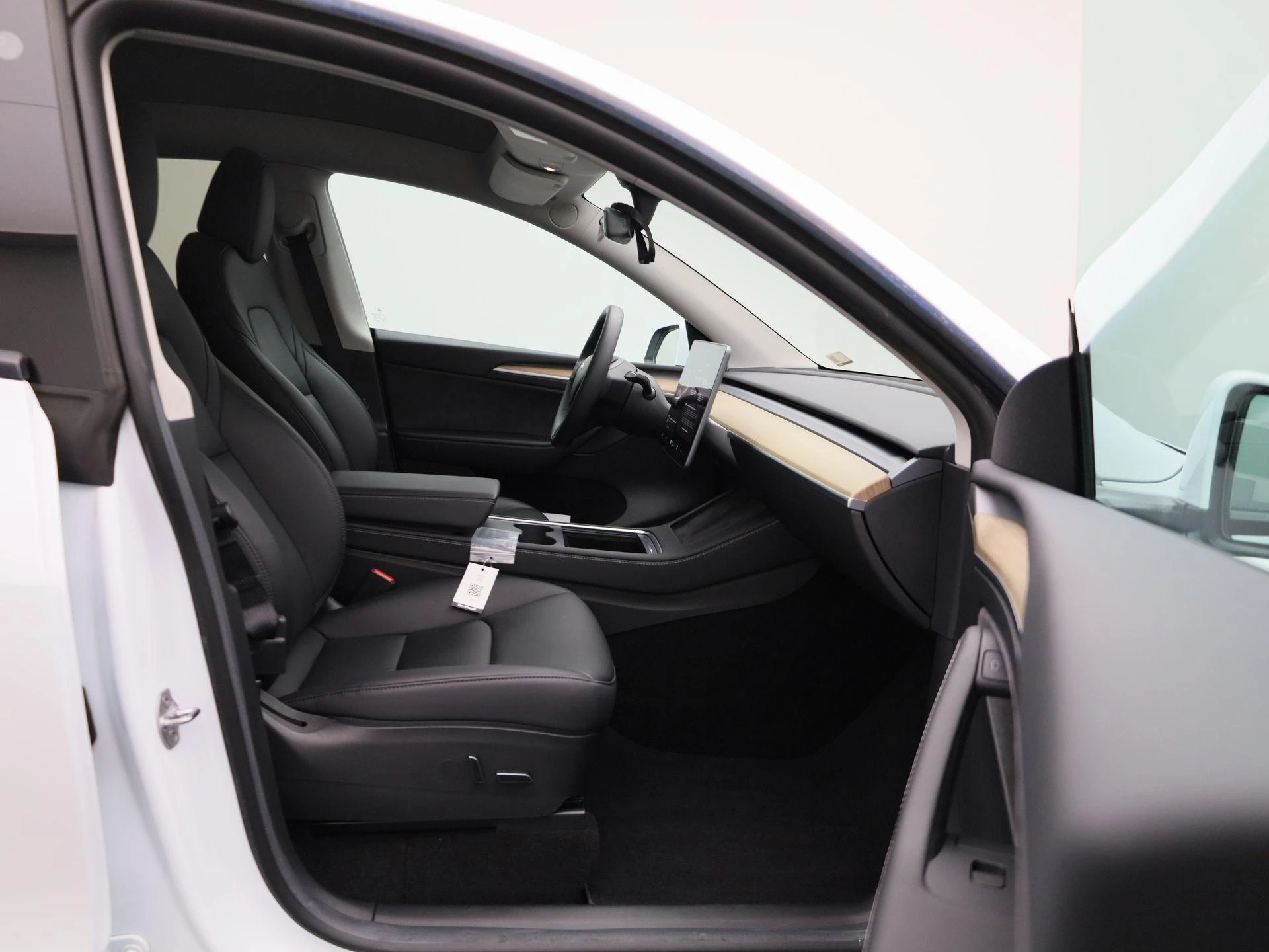 Tesla-Model Y-image-36