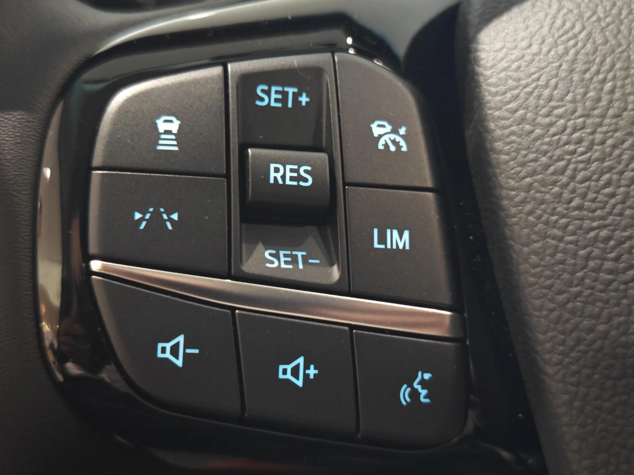 Ford-Kuga-image-12