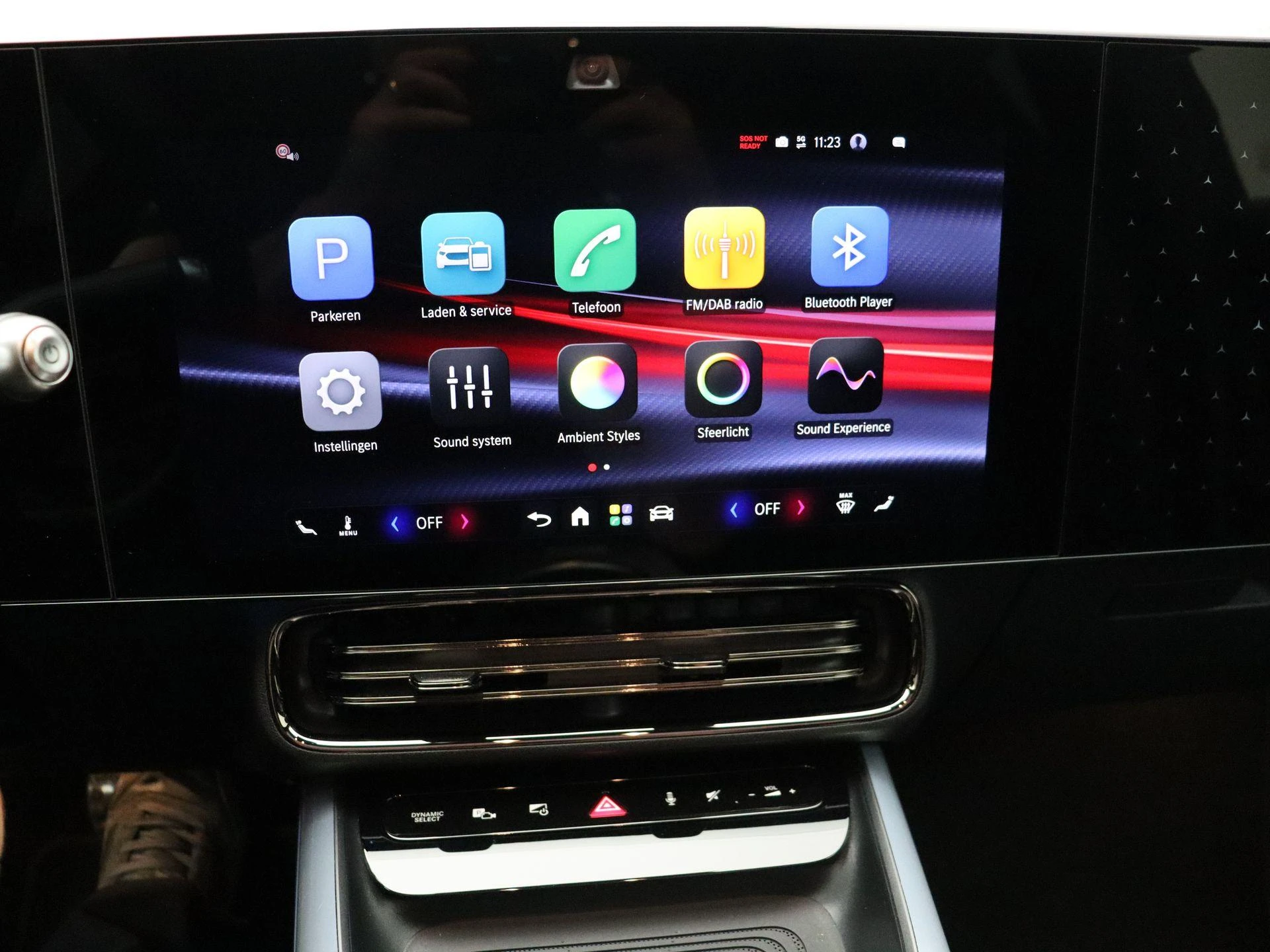 Mercedes-Benz-CLA-image-16
