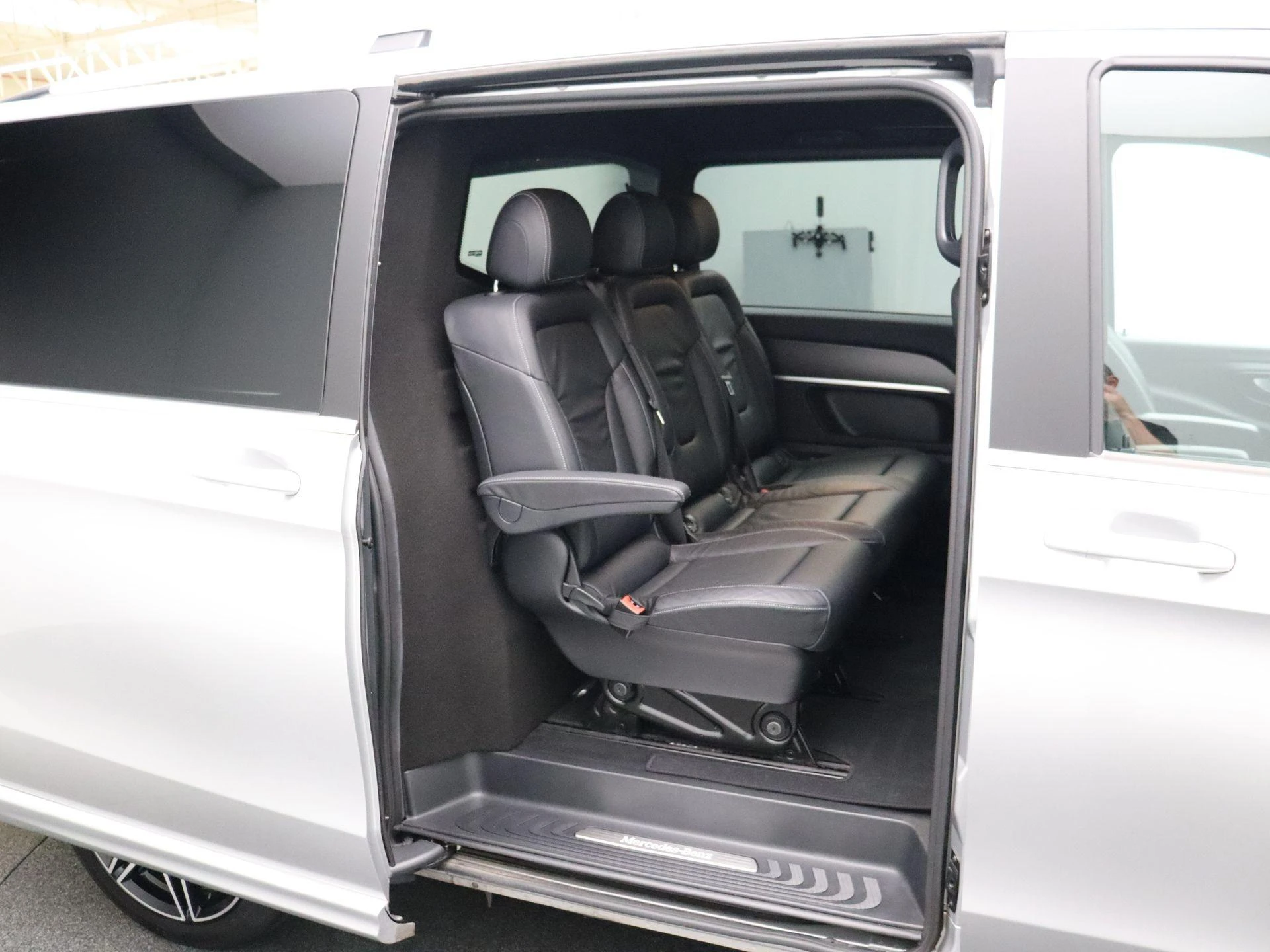 Mercedes-Benz-Classe V-image-29