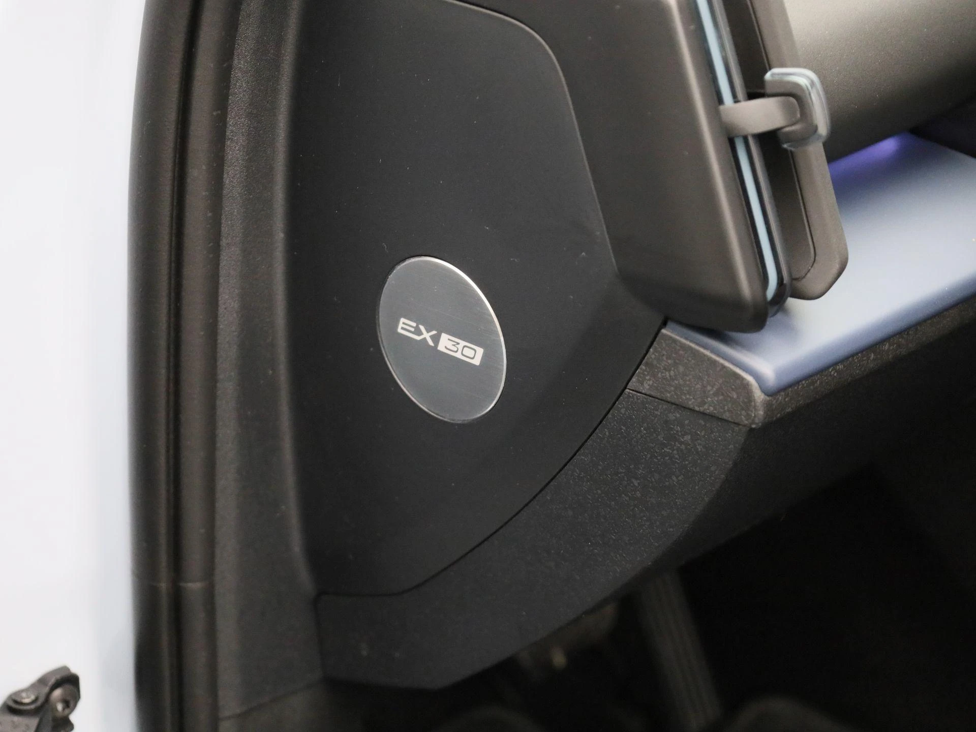 Volvo-EX30-image-37