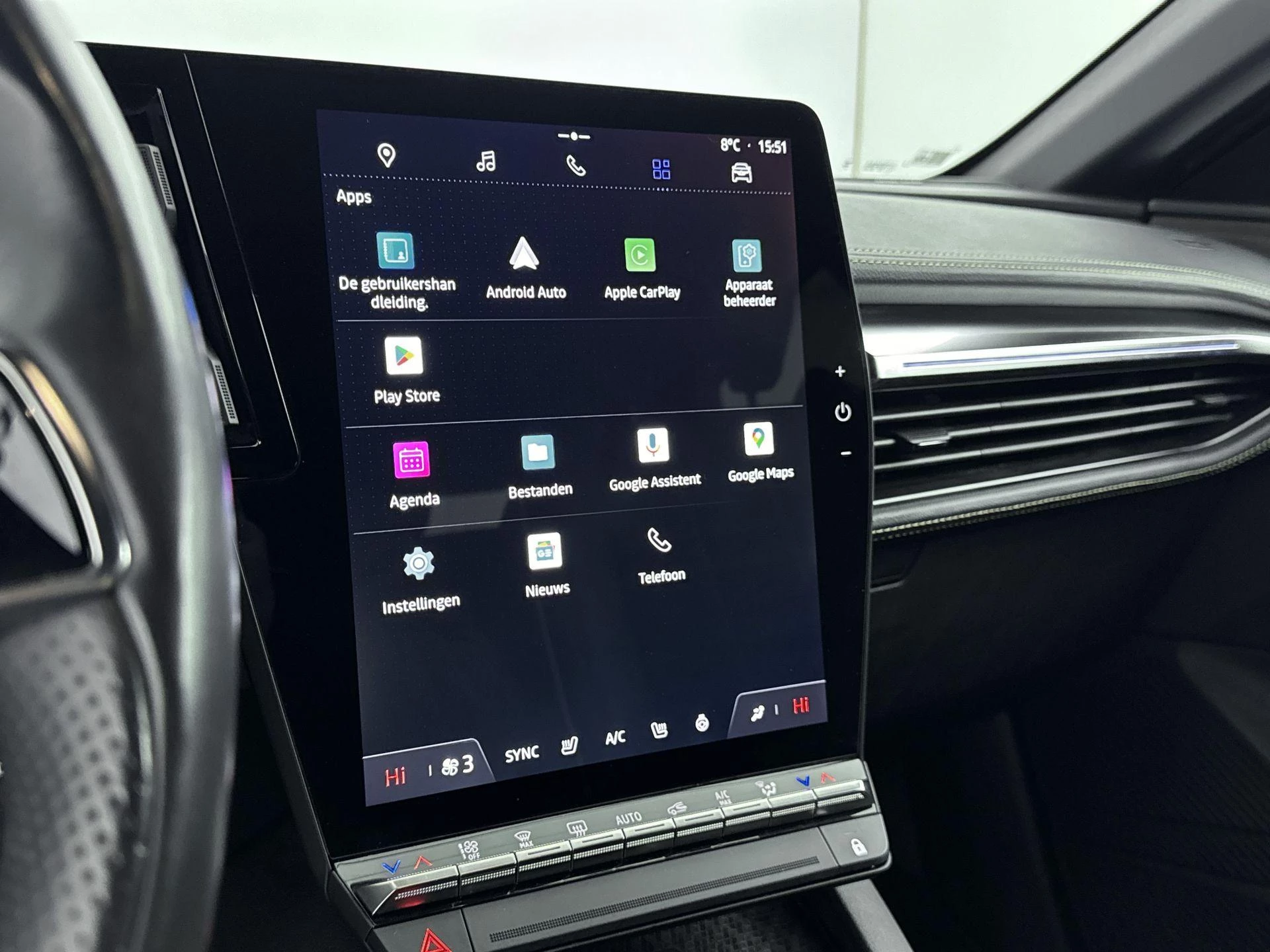 Renault-Megane E-Tech-image-10