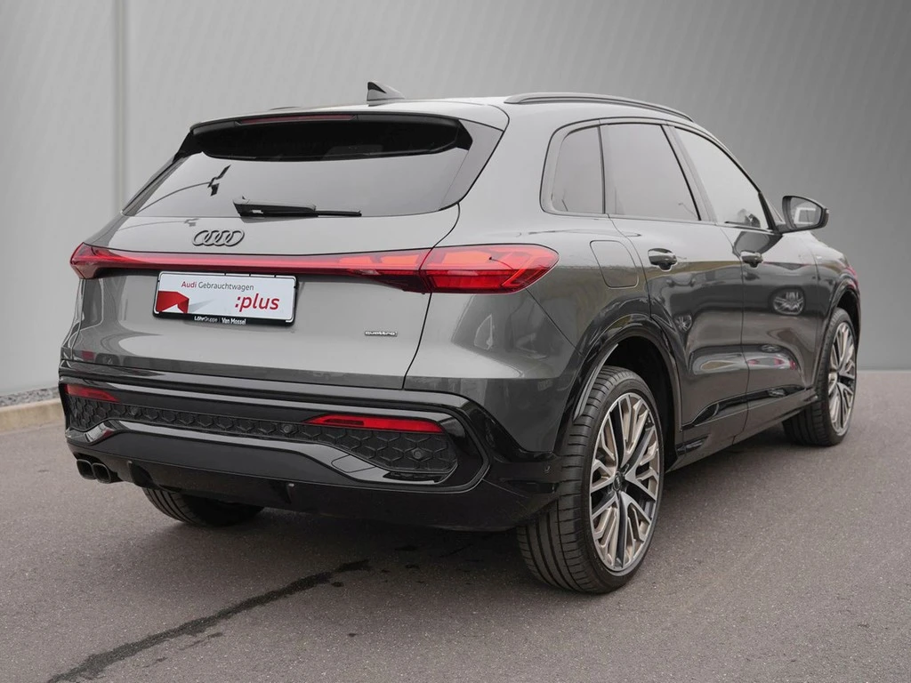 Audi Q5 2.0 TDI S line edition one Tech pro AHK Matrix