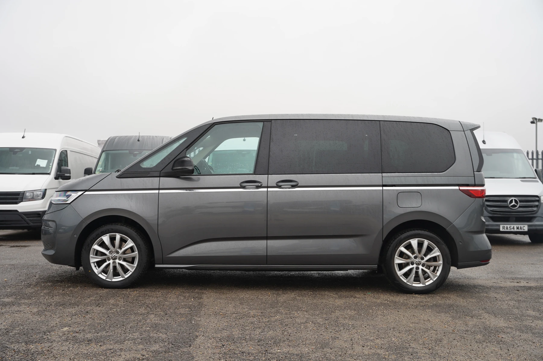 Volkswagen-Multivan-image-14