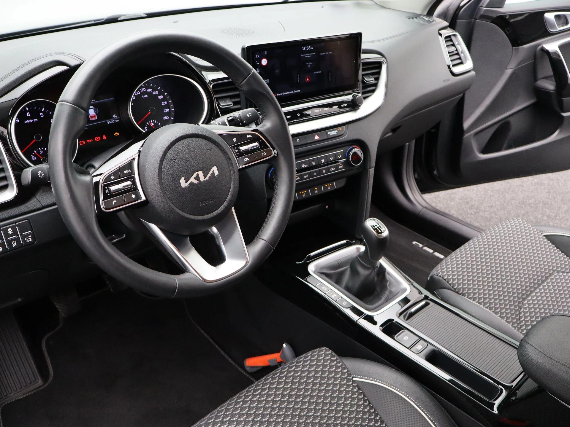 Kia-Ceed Sportswagon-image-29