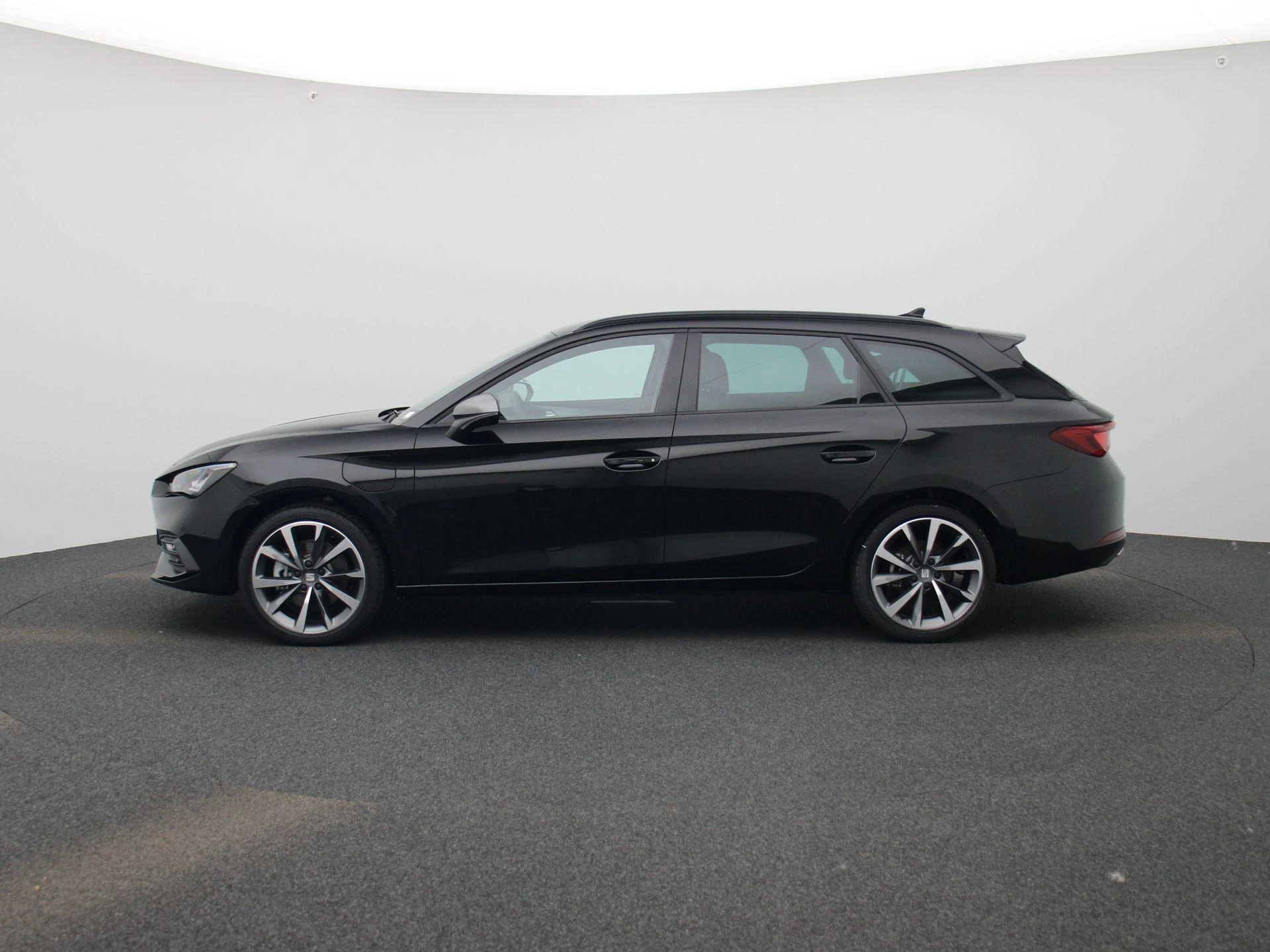 SEAT Leon Sportstourer 1.5 TSI e-Hybrid FR Business