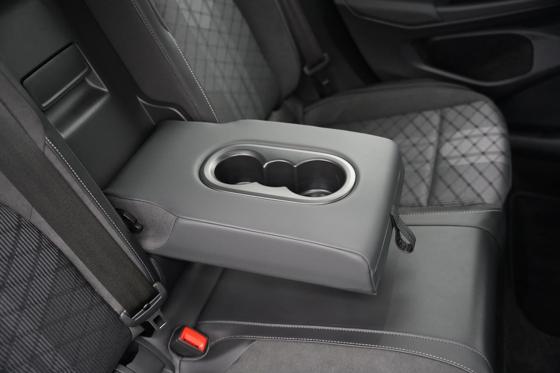 Volkswagen-Golf-image-26