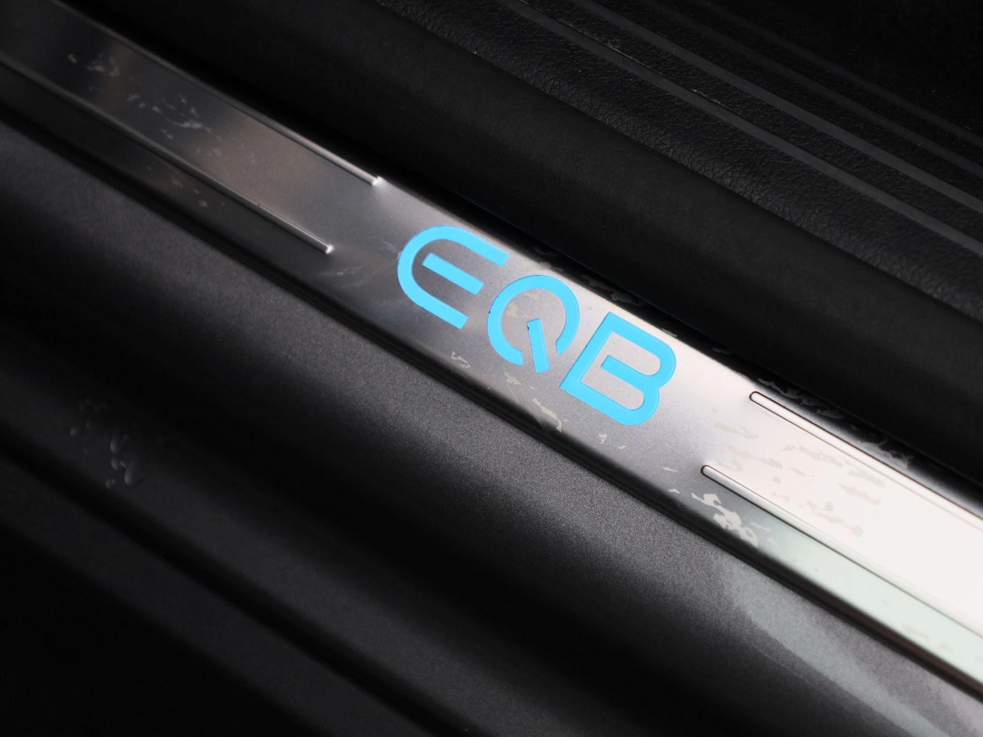 Mercedes-Benz-EQB-image-32