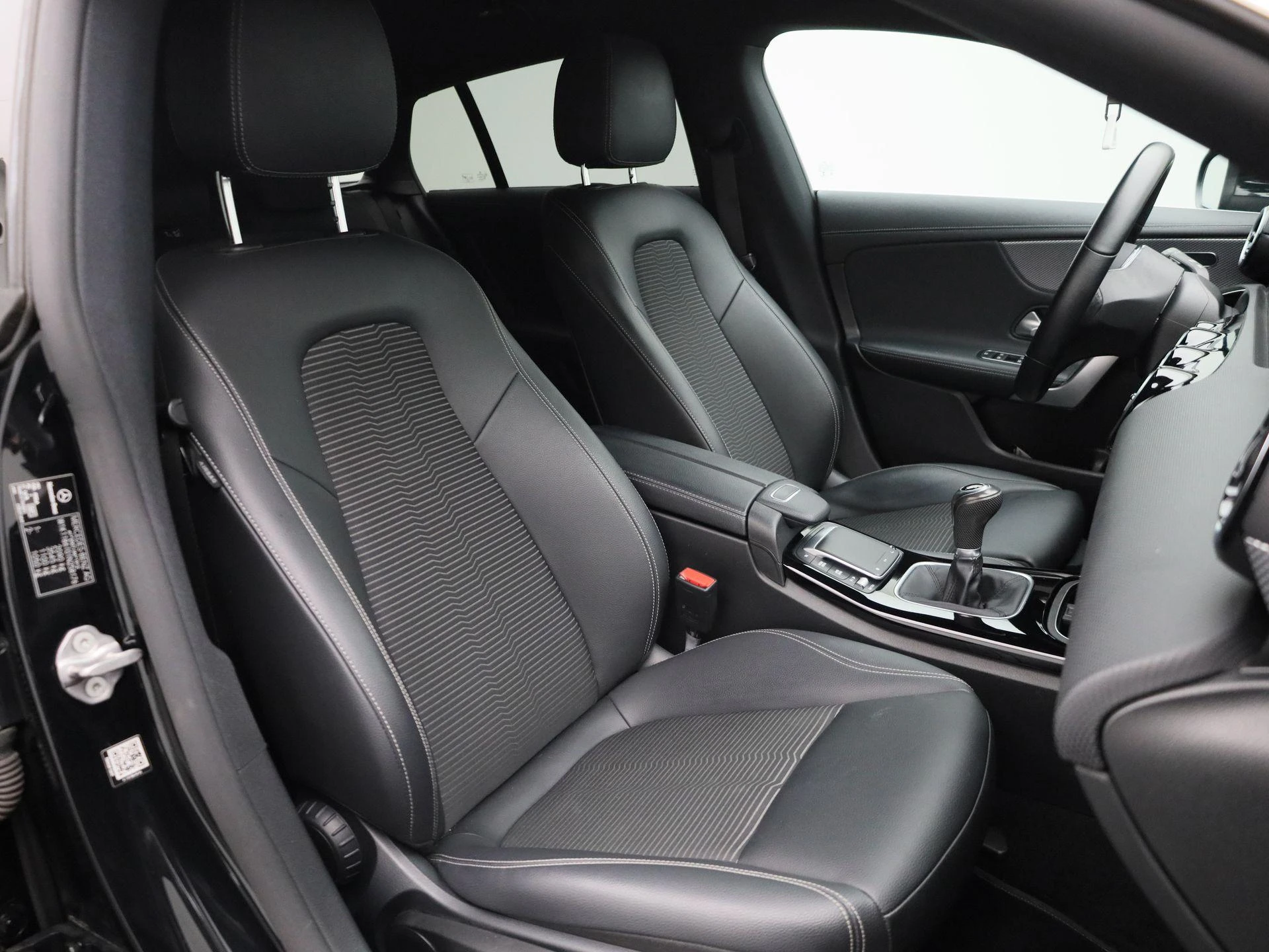 Mercedes-Benz-CLA-image-34