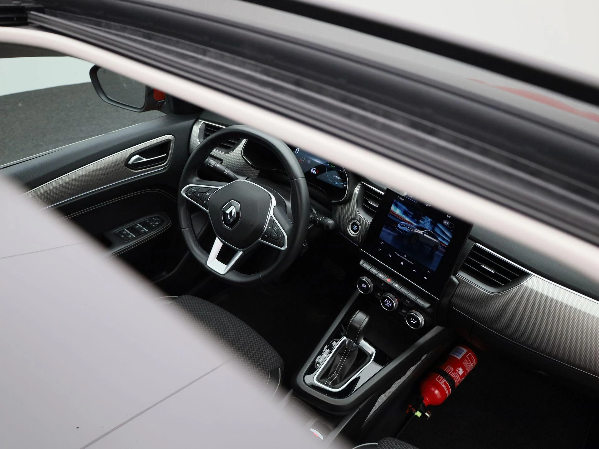 Renault-Arkana-image-35