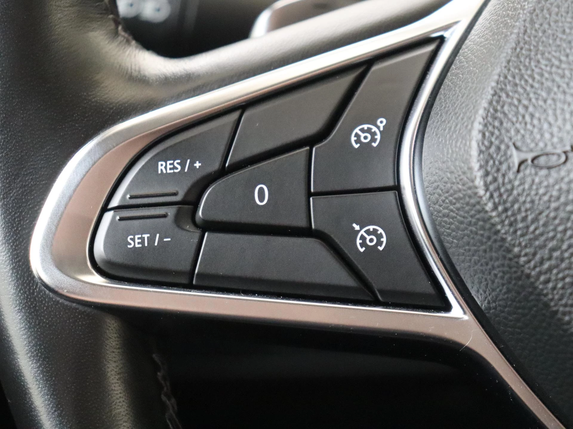 Renault-Captur-image-12