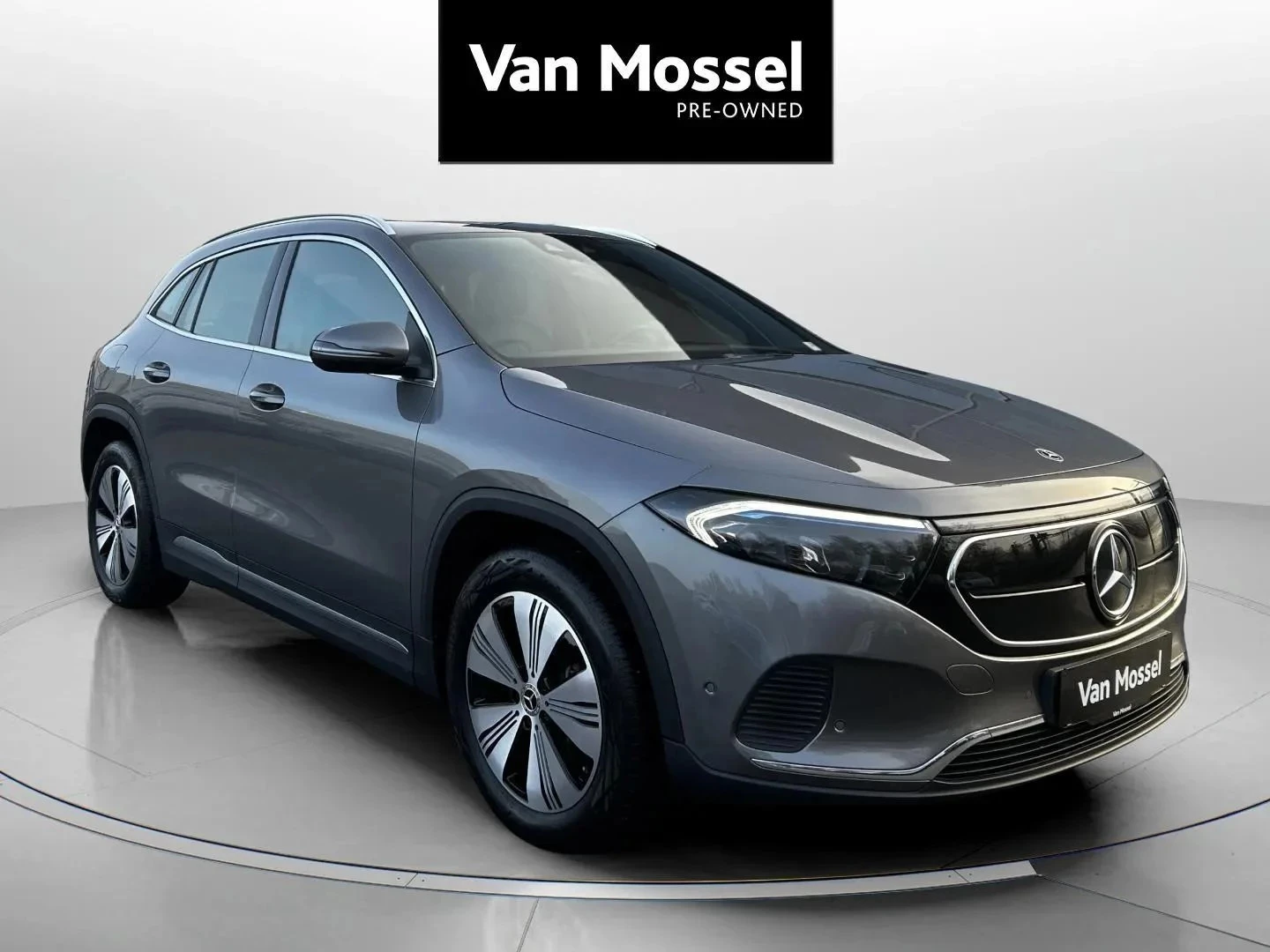 Mercedes-Benz-EQA-image-2