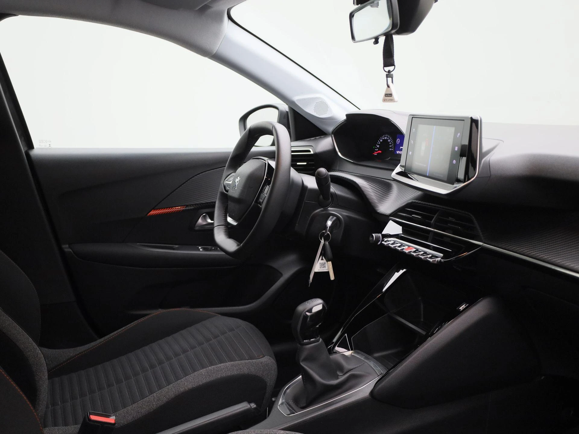 Peugeot 208 - 29
