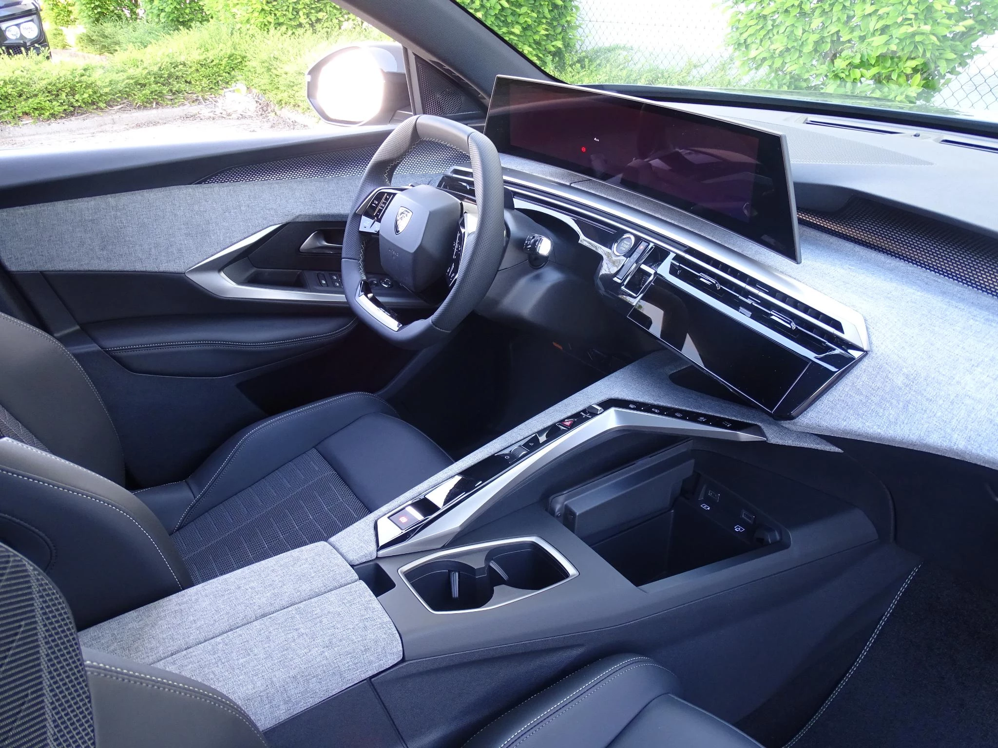 Peugeot e-3008 e-3008 210 GT +pano dak