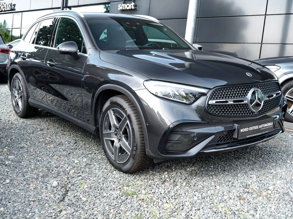 Mercedes-Benz-GLC 300 d-image-4