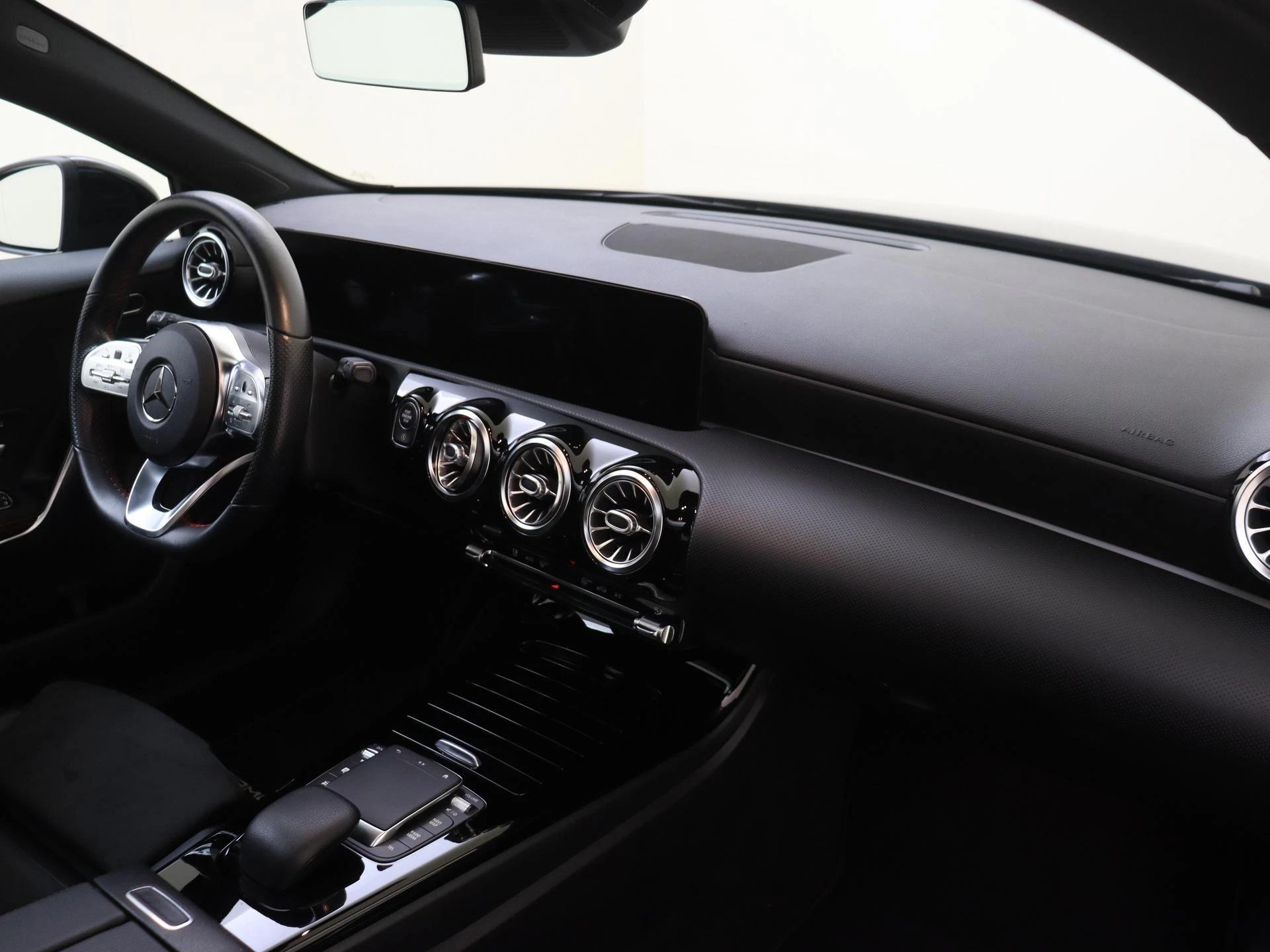 Mercedes-Benz-A-Klasse-image-4