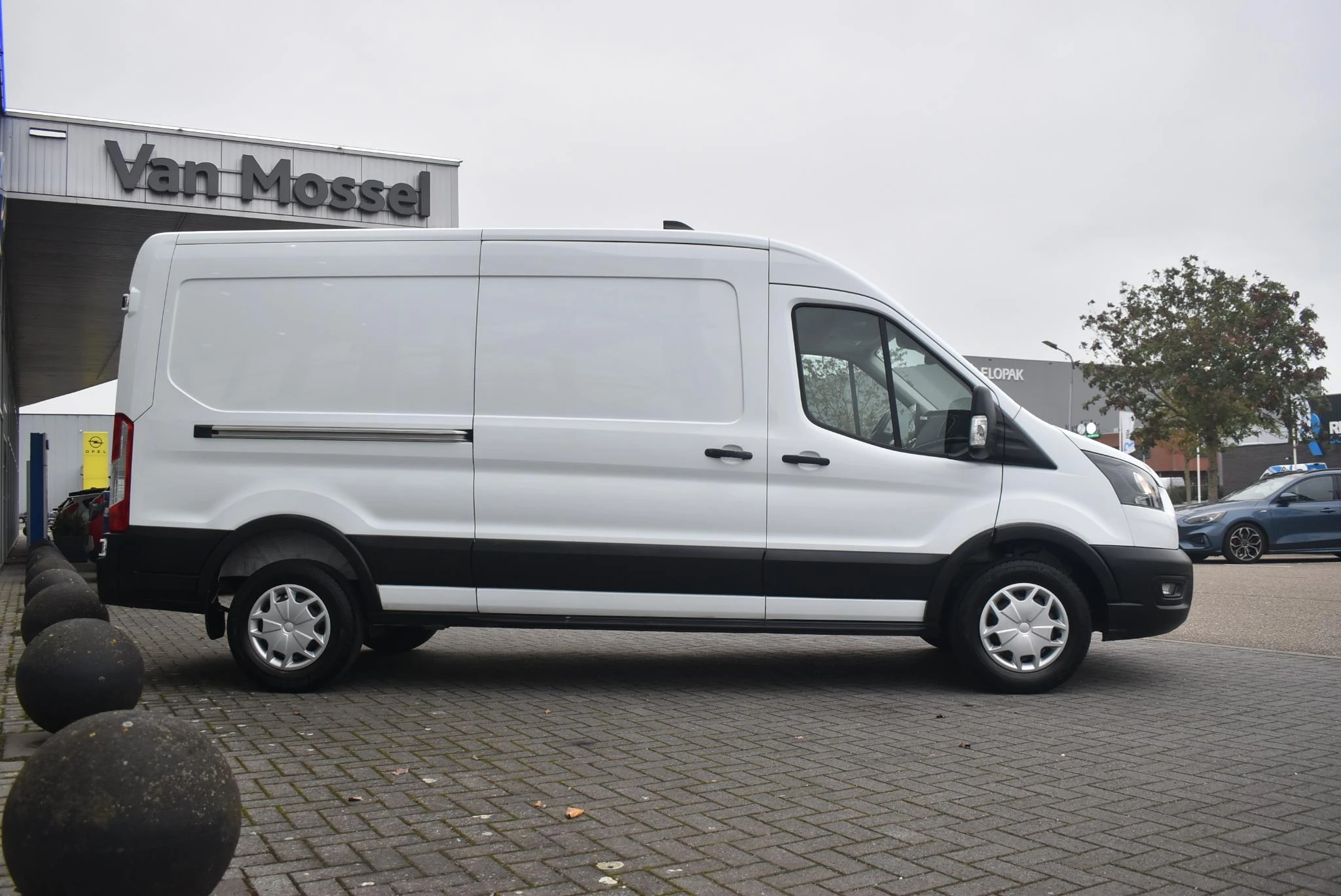 Ford-Transit-image-3
