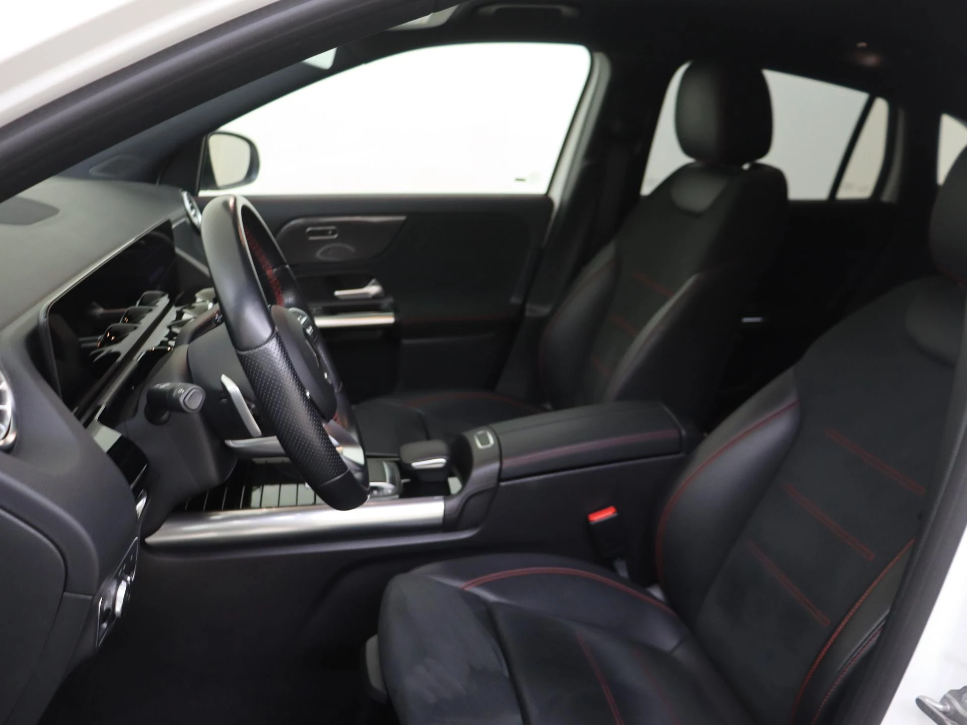 Mercedes-Benz-GLA-image-10