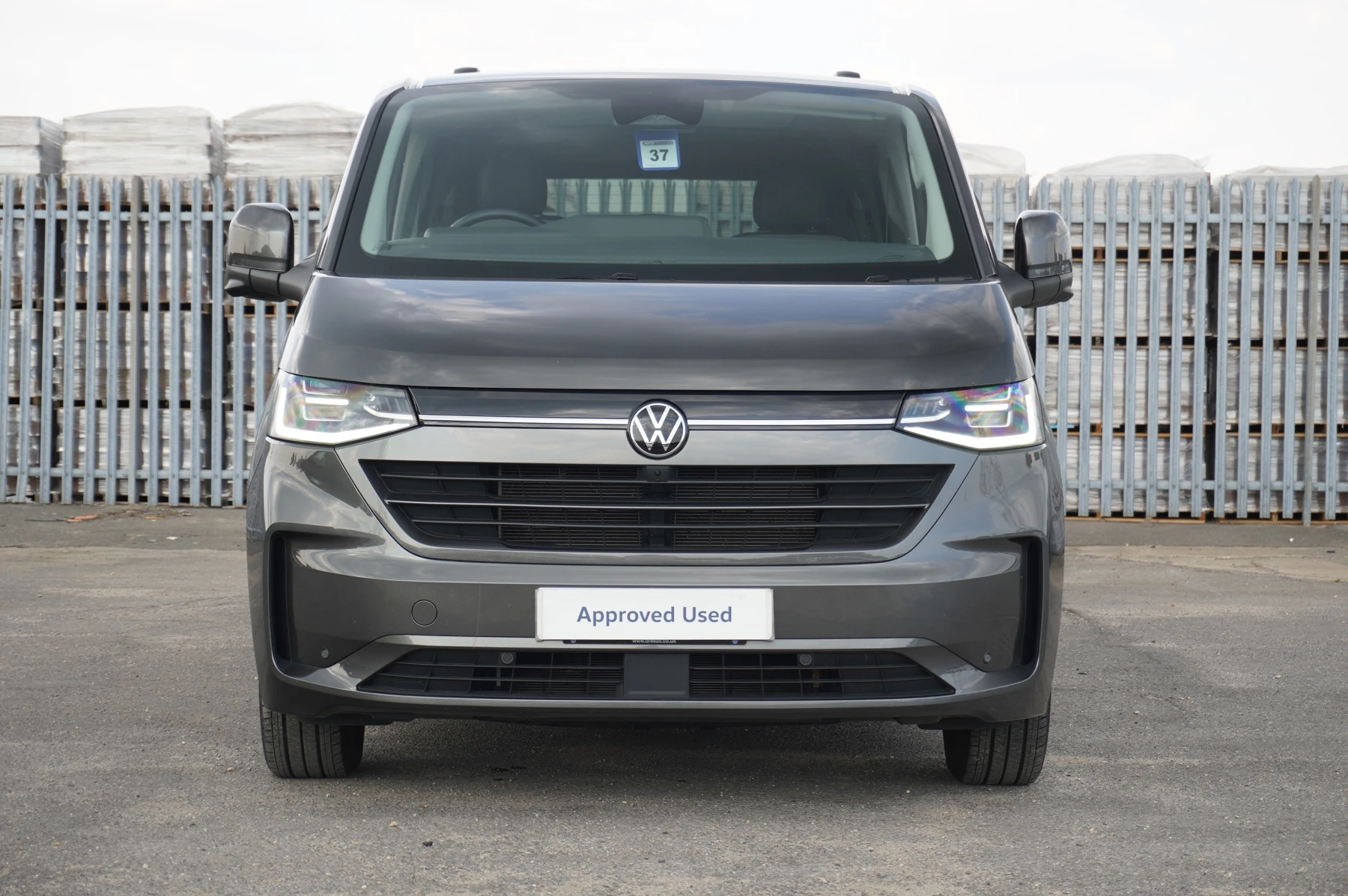 Volkswagen-Transporter-image-6
