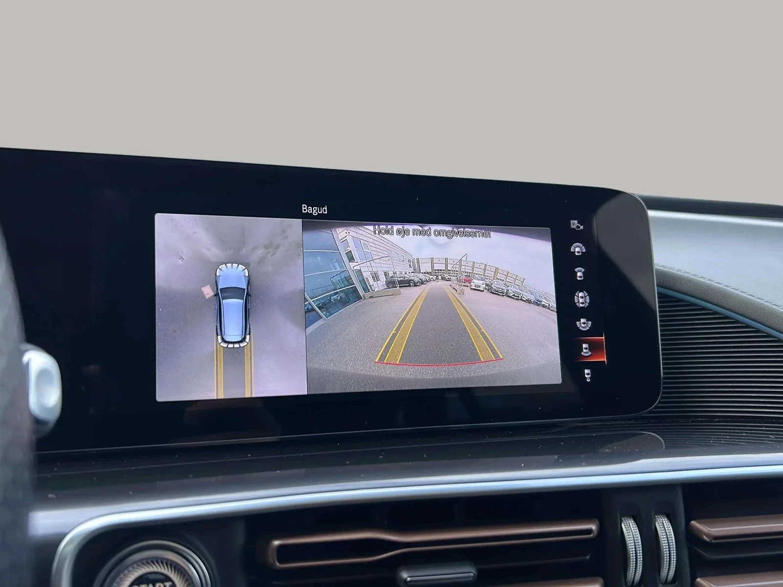 Mercedes-Benz-EQC-image-19