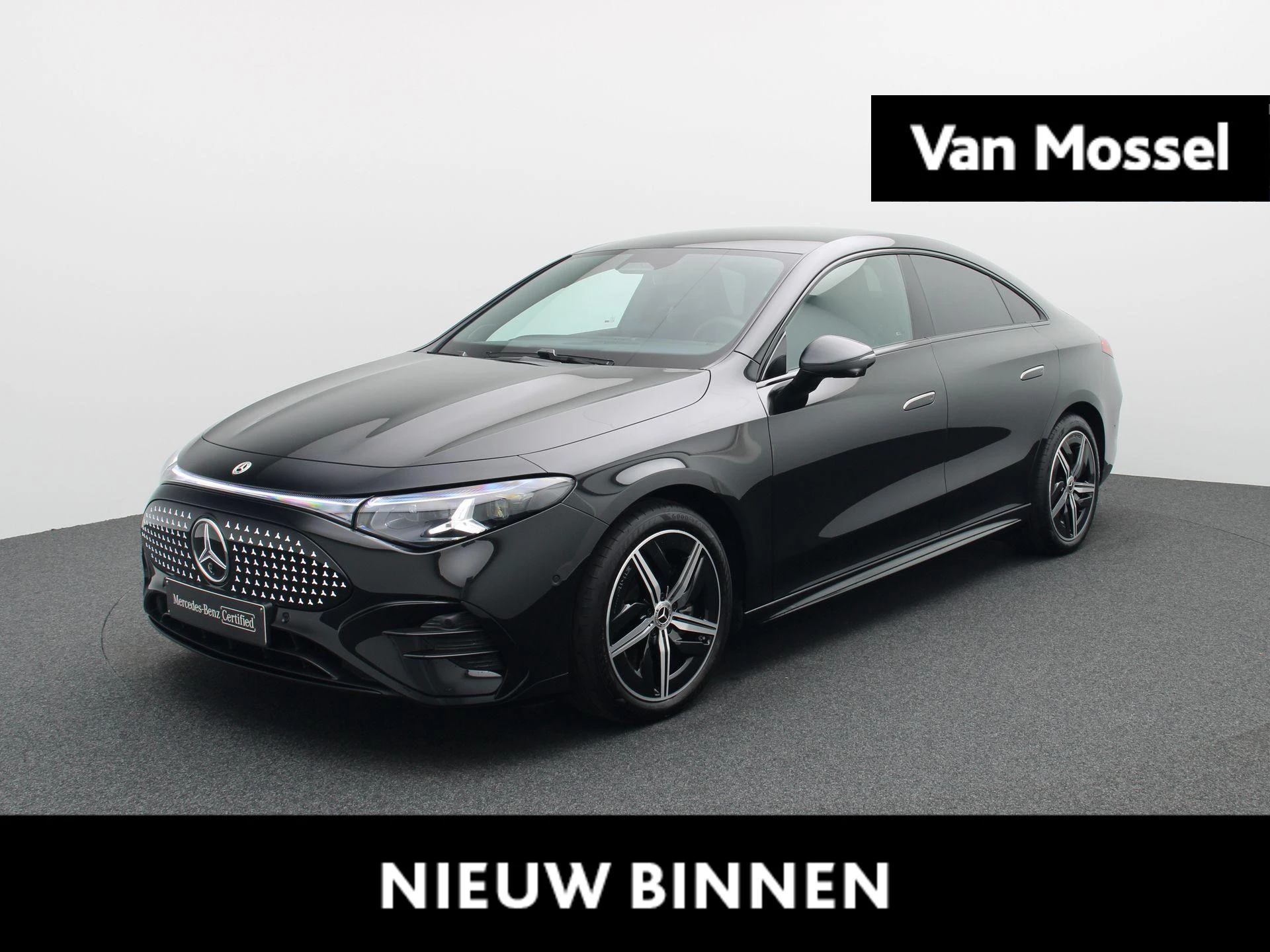 Mercedes-Benz-CLA-image-0