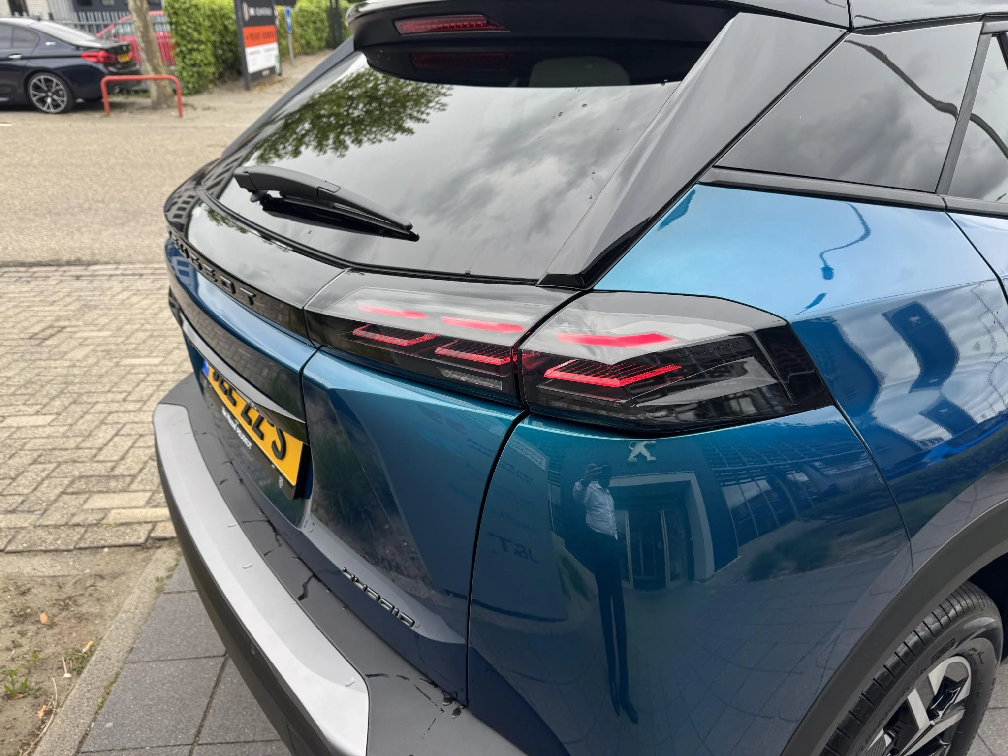 Peugeot 2008 Hybrid 145 GT