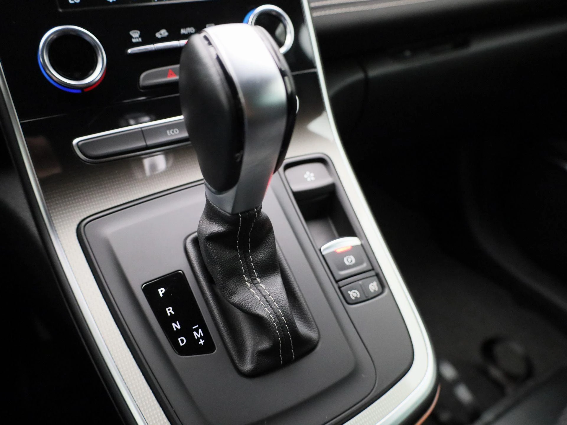 Renault Grand Scénic TCe 140 EDC GPF Black Edition 7P