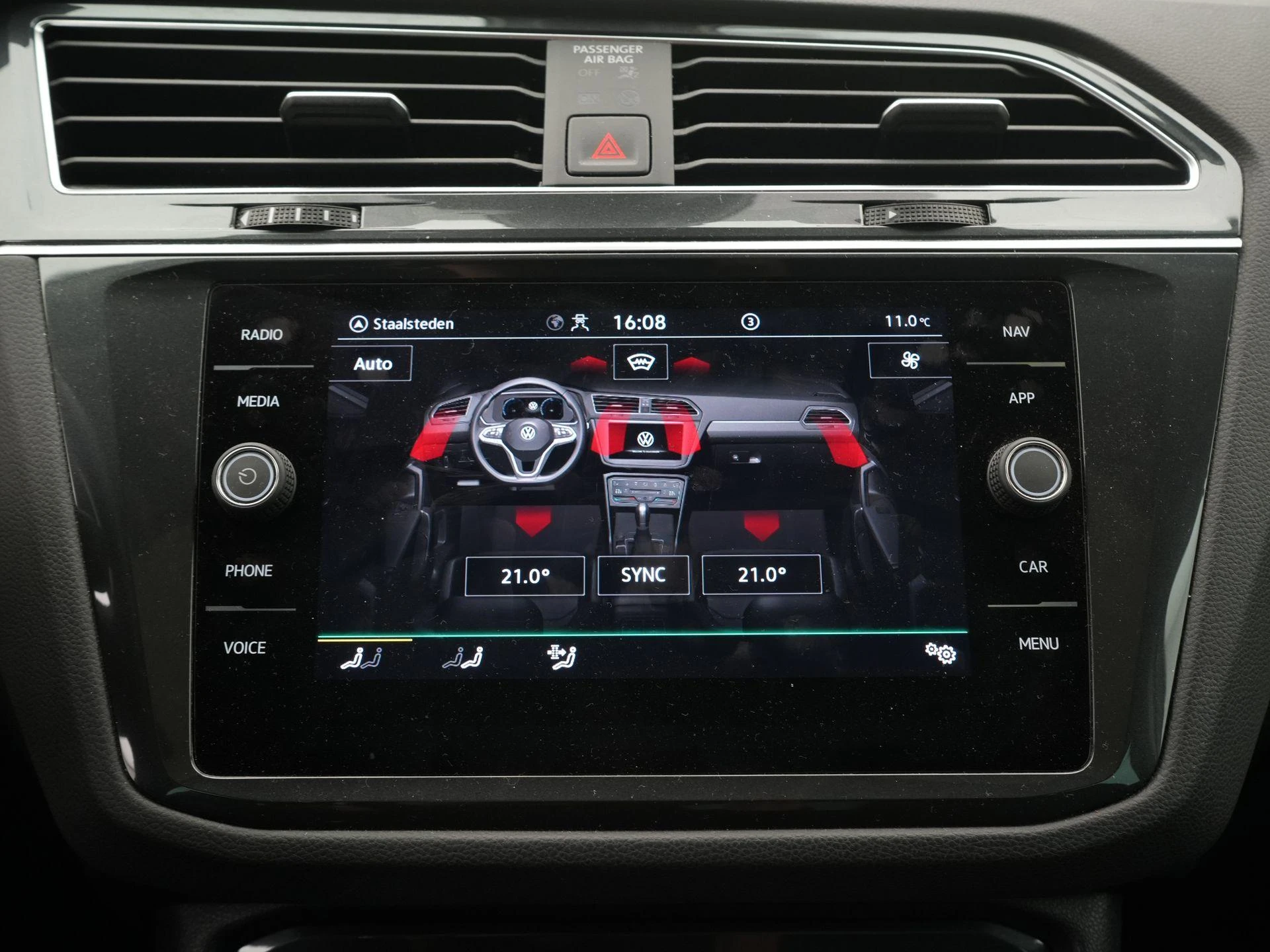 Volkswagen-Tiguan-image-19